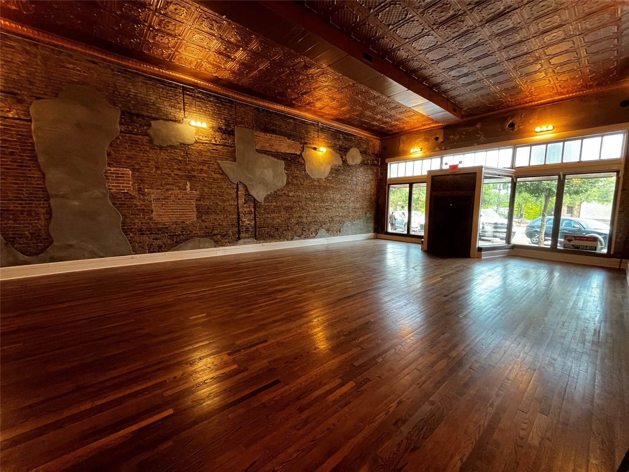Office For Rent in Ellis County , 204 W Knox Street A, Ennis, Texas 75119, 0, 0, Garage spaces, 0 Sqft, built in 1920, mls#21283243, Real Estate Agent in Ennis, Homes For Rent in Ellis county, Homes For Rent in Ennis, Realtor in Ennis Texas, Real Estate Brokerage Independent Realty Texas, Luminita Cordes Realtor