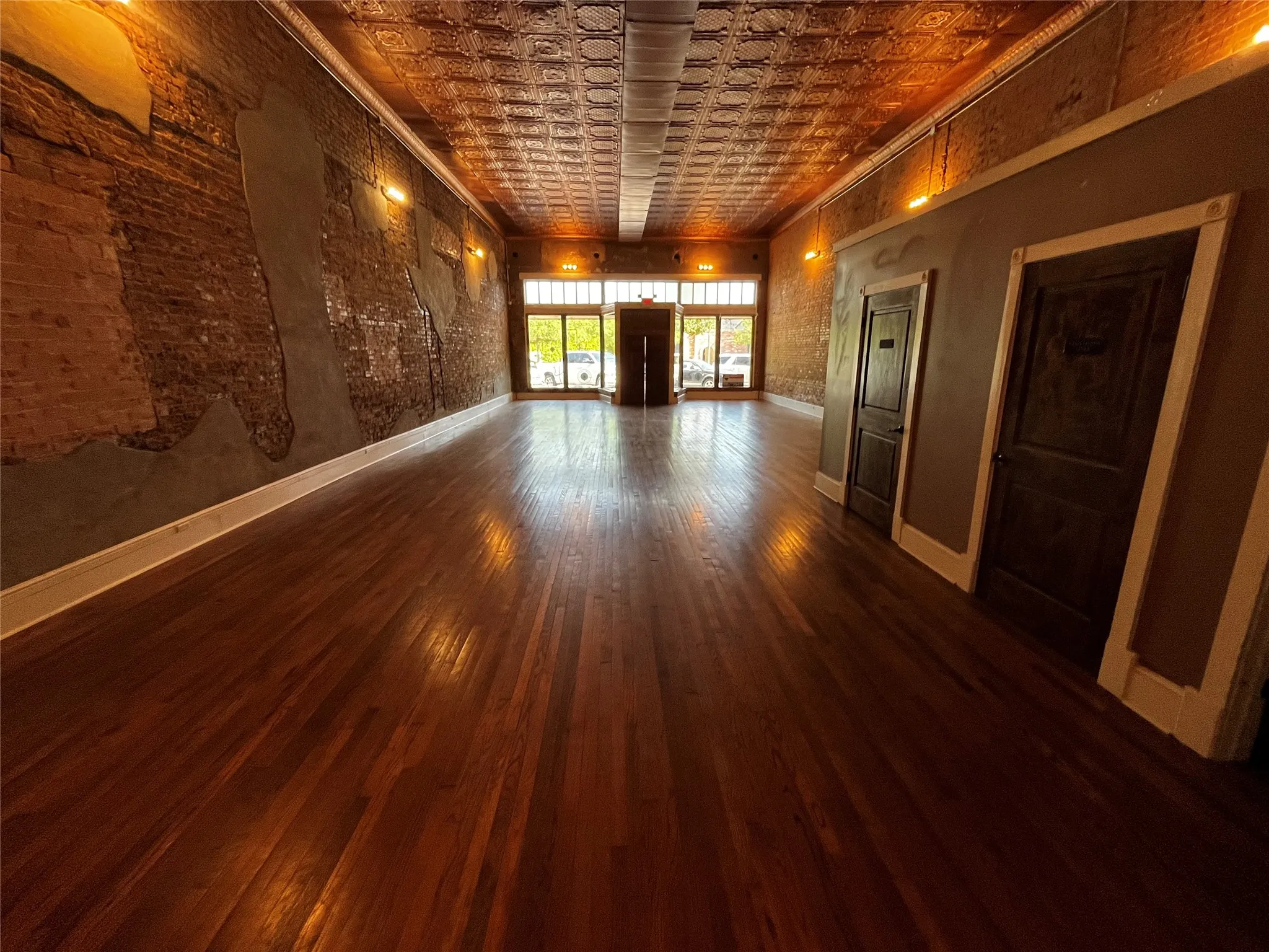 Office For Rent in Ellis County , 204 W Knox Street A, Ennis, Texas 75119, 0, 0, Garage spaces, 0 Sqft, built in 1920, mls#21283243, Real Estate Agent in Ennis, Homes For Rent in Ellis county, Homes For Rent in Ennis, Realtor in Ennis Texas, Real Estate Brokerage Independent Realty Texas, Luminita Cordes Realtor