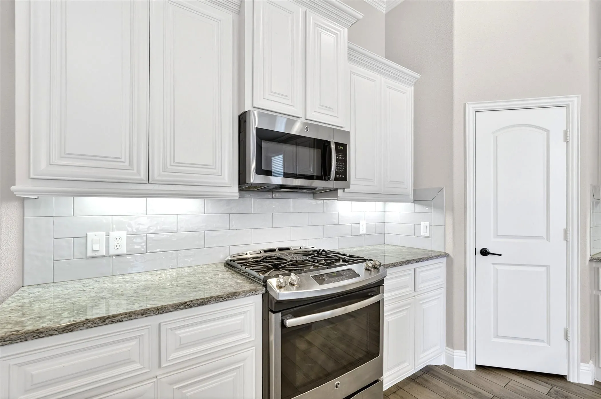 Single Family Residence For Sale in Collin County , 3717 Cameroon Lane, Mc Kinney, Texas 75071, 3 Bedroom, 3 Bathroom, 2 Garage spaces, 2,243 Sqft, built in 2016, mls#21283385, Real Estate Agent in Mc Kinney, Homes For Sale in Collin county, Homes For Sale in Mc Kinney, Realtor in Mc Kinney Texas, Real Estate Brokerage Independent Realty Texas, Luminita Cordes Realtor