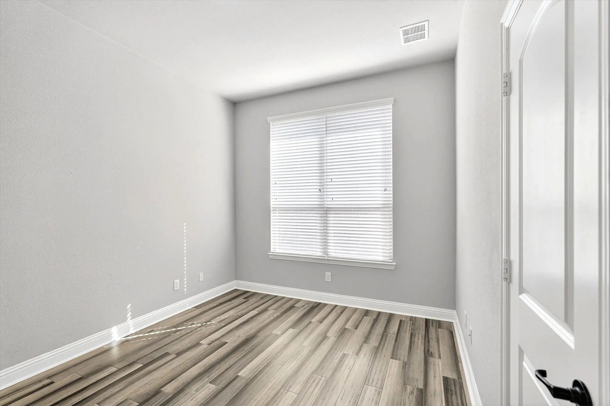 Single Family Residence For Sale in Collin County , 3717 Cameroon Lane, Mc Kinney, Texas 75071, 3 Bedroom, 3 Bathroom, 2 Garage spaces, 2,243 Sqft, built in 2016, mls#21283385, Real Estate Agent in Mc Kinney, Homes For Sale in Collin county, Homes For Sale in Mc Kinney, Realtor in Mc Kinney Texas, Real Estate Brokerage Independent Realty Texas, Luminita Cordes Realtor