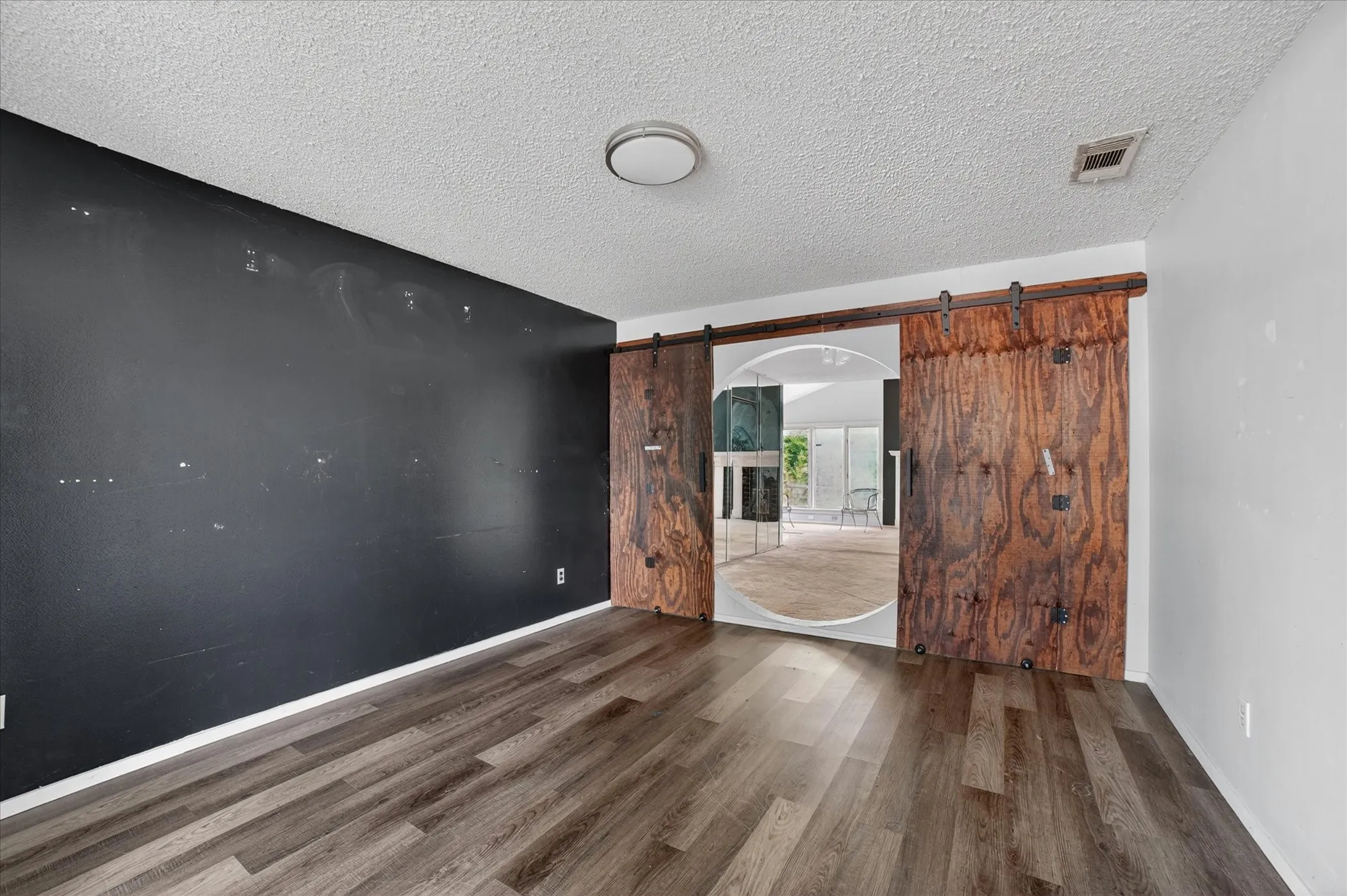 Single Family Residence For Sale in Dallas County , 204 Island Drive, Richardson, Texas 75081, 3 Bedroom, 2 Bathroom, Garage spaces, 1,187 Sqft, built in 1961, mls#21280624, Real Estate Agent in Richardson, Homes For Sale in Dallas county, Homes For Sale in Richardson, Realtor in Richardson Texas, Real Estate Brokerage Independent Realty Texas, Luminita Cordes Realtor