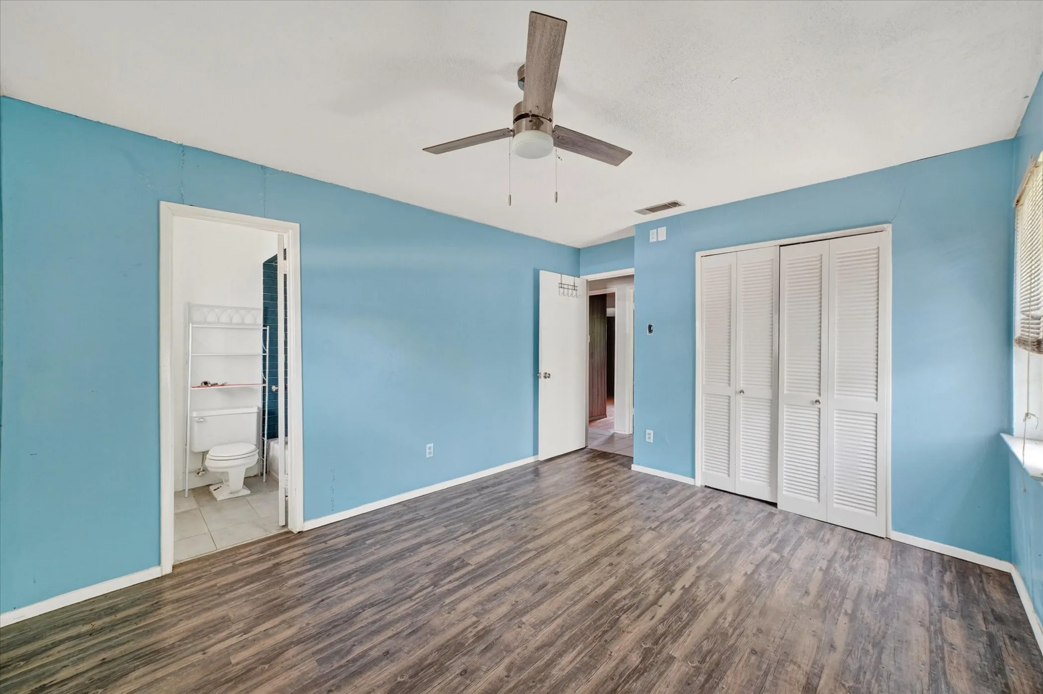 Single Family Residence For Sale in Dallas County , 204 Island Drive, Richardson, Texas 75081, 3 Bedroom, 2 Bathroom, Garage spaces, 1,187 Sqft, built in 1961, mls#21280624, Real Estate Agent in Richardson, Homes For Sale in Dallas county, Homes For Sale in Richardson, Realtor in Richardson Texas, Real Estate Brokerage Independent Realty Texas, Luminita Cordes Realtor