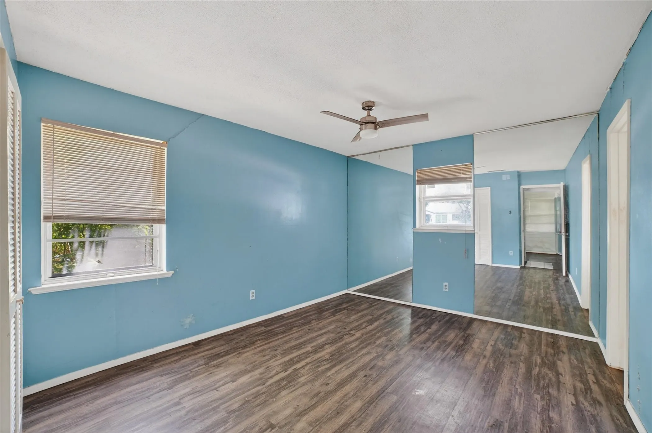 Single Family Residence For Sale in Dallas County , 204 Island Drive, Richardson, Texas 75081, 3 Bedroom, 2 Bathroom, Garage spaces, 1,187 Sqft, built in 1961, mls#21280624, Real Estate Agent in Richardson, Homes For Sale in Dallas county, Homes For Sale in Richardson, Realtor in Richardson Texas, Real Estate Brokerage Independent Realty Texas, Luminita Cordes Realtor