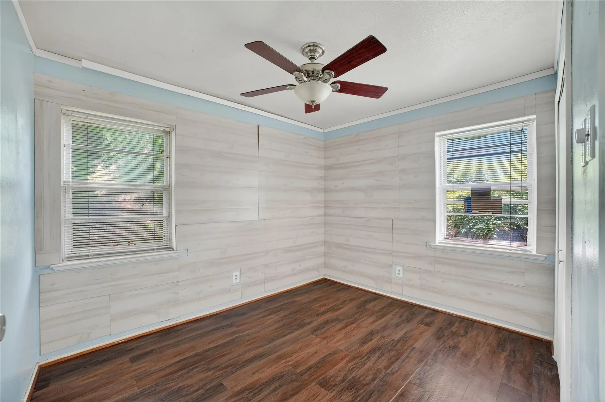 Single Family Residence For Sale in Dallas County , 204 Island Drive, Richardson, Texas 75081, 3 Bedroom, 2 Bathroom, Garage spaces, 1,187 Sqft, built in 1961, mls#21280624, Real Estate Agent in Richardson, Homes For Sale in Dallas county, Homes For Sale in Richardson, Realtor in Richardson Texas, Real Estate Brokerage Independent Realty Texas, Luminita Cordes Realtor