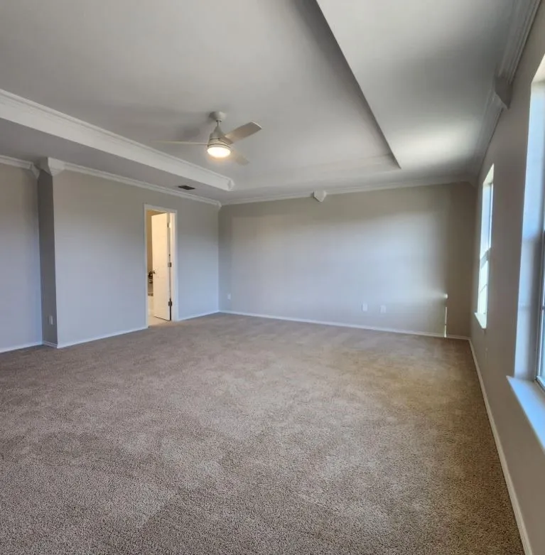 oversized primary room