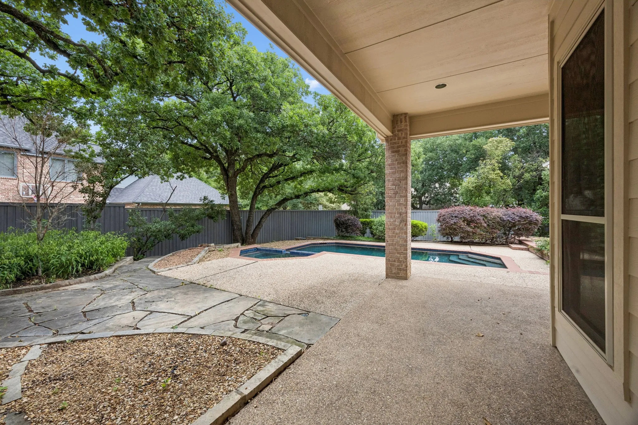 Single Family Residence For Sale in Dallas County , 480 Country Lane, Coppell, Texas 75019, 5 Bedroom, 4 Bathroom, 3 Garage spaces, 4,017 Sqft, built in 1993, mls#21281962, Real Estate Agent in Coppell, Homes For Sale in Dallas county, Homes For Sale in Coppell, Realtor in Coppell Texas, Real Estate Brokerage Independent Realty Texas, Luminita Cordes Realtor