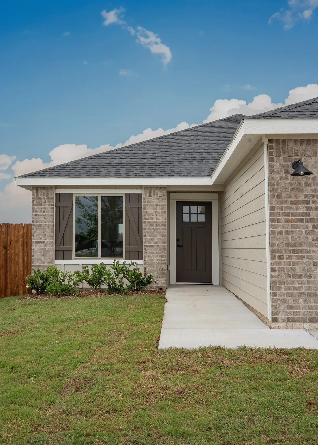 Single Family Residence For Sale in Johnson County , 13537 Stage Coach Lane, Cresson, Texas 76035, 2 Bedroom, 2 Bathroom, 2 Garage spaces, 1,463 Sqft, built in 2026, mls#21283954, Real Estate Agent in Cresson, Homes For Sale in Johnson county, Homes For Sale in Cresson, Realtor in Cresson Texas, Real Estate Brokerage Independent Realty Texas, Luminita Cordes Realtor