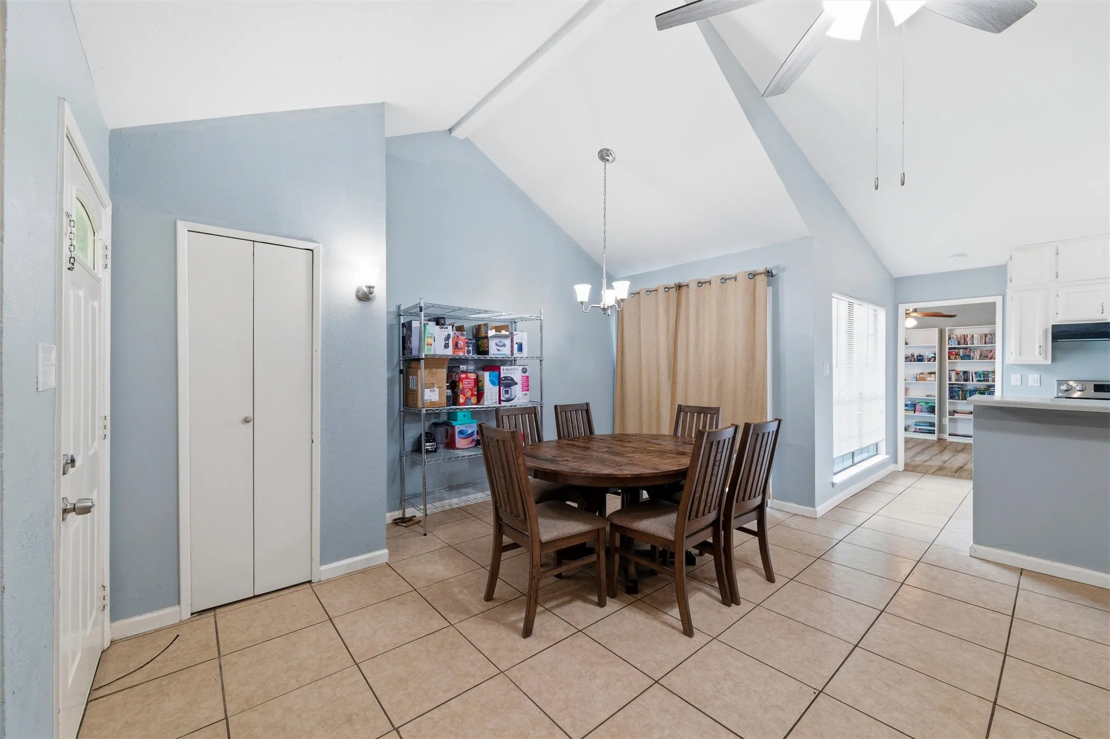 Single Family Residence For Sale in Dallas County , 7254 Pineberry Road, Dallas, Texas 75249, 2 Bedroom, 2 Bathroom, Garage spaces, 1,136 Sqft, built in 1981, mls#21283964, Real Estate Agent in Dallas, Homes For Sale in Dallas county, Homes For Sale in Dallas, Realtor in Dallas Texas, Real Estate Brokerage Independent Realty Texas, Luminita Cordes Realtor