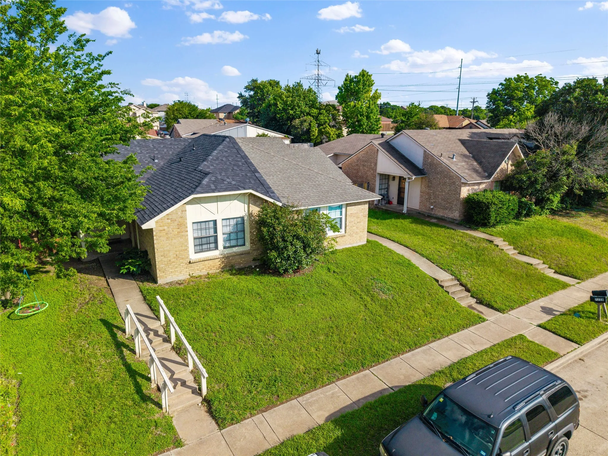 Single Family Residence For Sale in Dallas County , 7254 Pineberry Road, Dallas, Texas 75249, 2 Bedroom, 2 Bathroom, Garage spaces, 1,136 Sqft, built in 1981, mls#21283964, Real Estate Agent in Dallas, Homes For Sale in Dallas county, Homes For Sale in Dallas, Realtor in Dallas Texas, Real Estate Brokerage Independent Realty Texas, Luminita Cordes Realtor