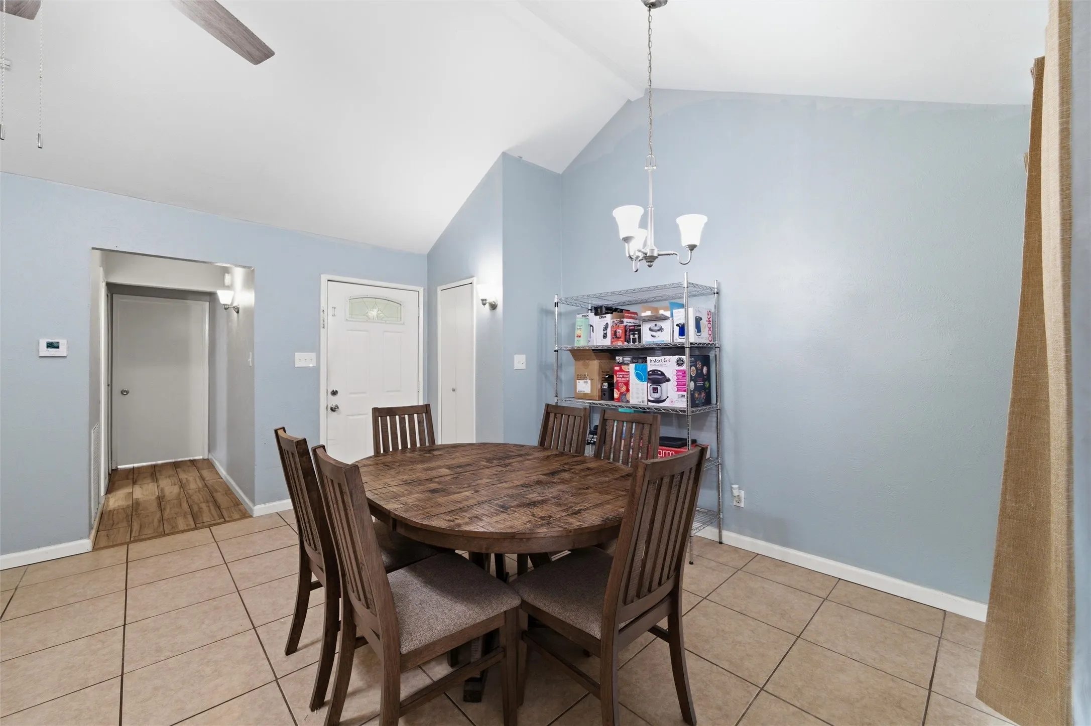 Single Family Residence For Sale in Dallas County , 7254 Pineberry Road, Dallas, Texas 75249, 2 Bedroom, 2 Bathroom, Garage spaces, 1,136 Sqft, built in 1981, mls#21283964, Real Estate Agent in Dallas, Homes For Sale in Dallas county, Homes For Sale in Dallas, Realtor in Dallas Texas, Real Estate Brokerage Independent Realty Texas, Luminita Cordes Realtor