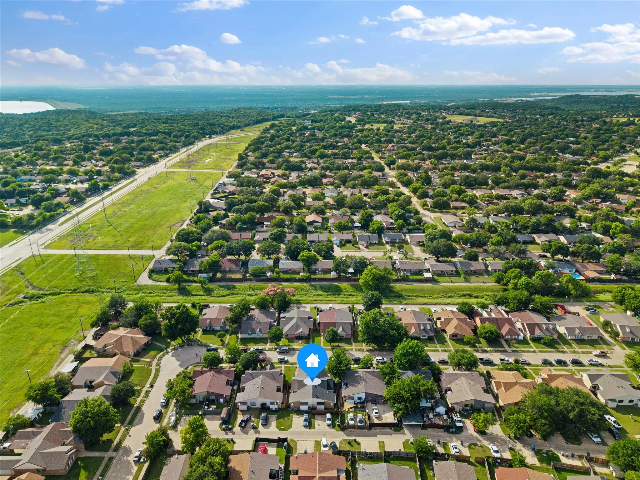 Single Family Residence For Sale in Dallas County , 7254 Pineberry Road, Dallas, Texas 75249, 2 Bedroom, 2 Bathroom, Garage spaces, 1,136 Sqft, built in 1981, mls#21283964, Real Estate Agent in Dallas, Homes For Sale in Dallas county, Homes For Sale in Dallas, Realtor in Dallas Texas, Real Estate Brokerage Independent Realty Texas, Luminita Cordes Realtor