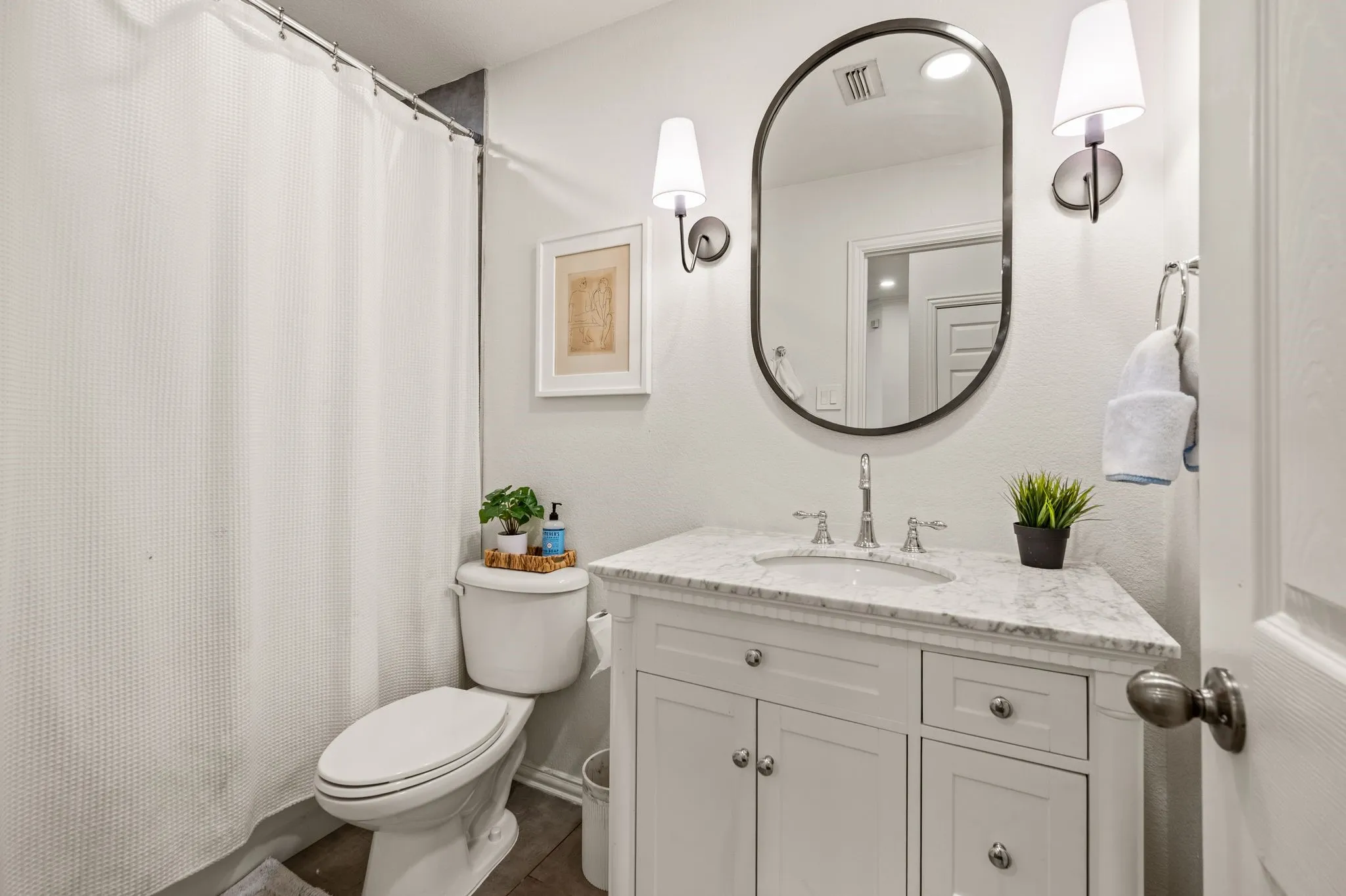Single Family Residence For Sale in Tarrant County , 3513 Carlton Street, Grapevine, Texas 76092, 5 Bedroom, 3 Bathroom, 2 Garage spaces, 2,836 Sqft, built in 2005, mls#21282832, Real Estate Agent in Grapevine, Homes For Sale in Tarrant county, Homes For Sale in Grapevine, Realtor in Grapevine Texas, Real Estate Brokerage Independent Realty Texas, Luminita Cordes Realtor