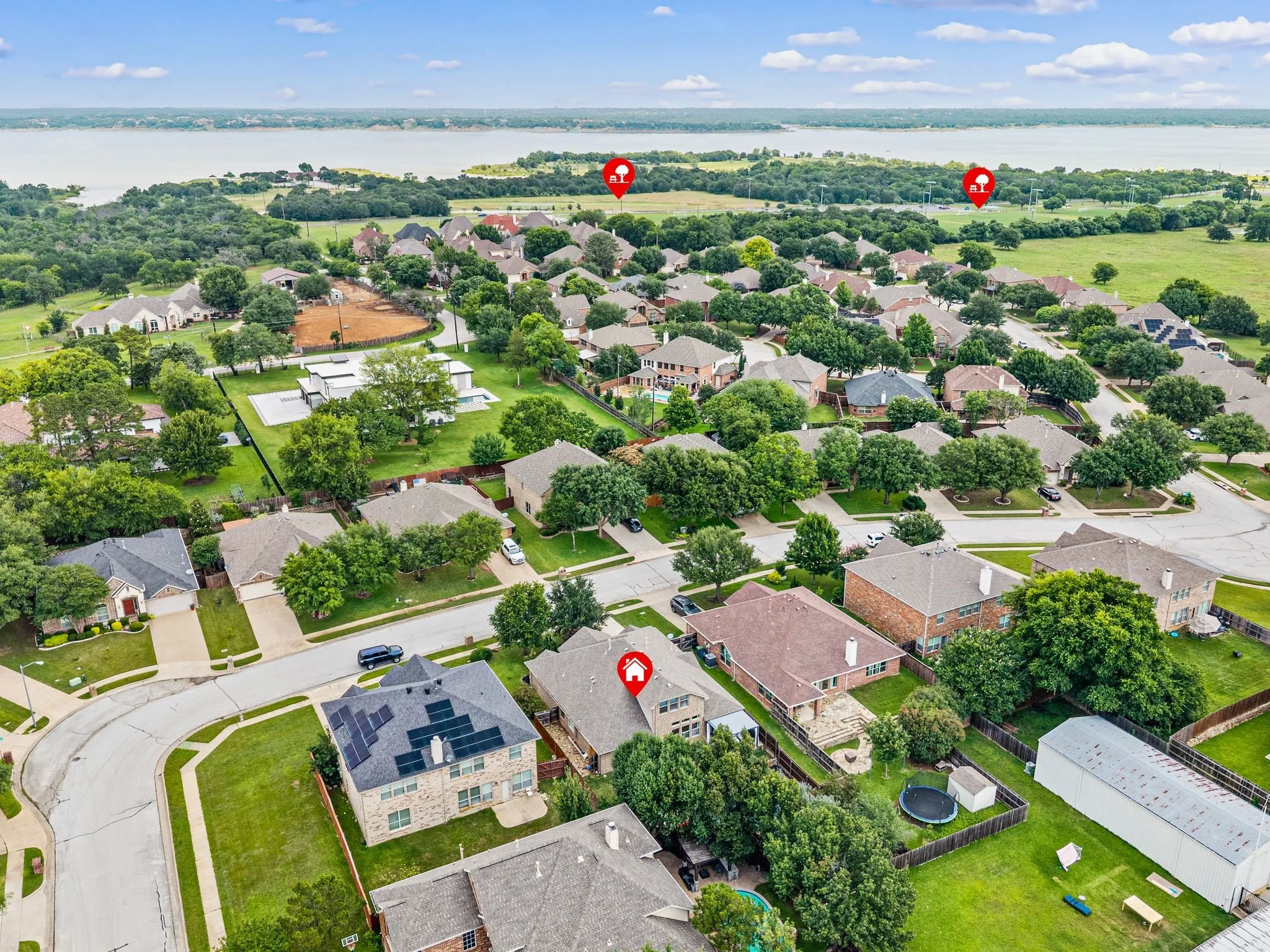 Single Family Residence For Sale in Tarrant County , 3513 Carlton Street, Grapevine, Texas 76092, 5 Bedroom, 3 Bathroom, 2 Garage spaces, 2,836 Sqft, built in 2005, mls#21282832, Real Estate Agent in Grapevine, Homes For Sale in Tarrant county, Homes For Sale in Grapevine, Realtor in Grapevine Texas, Real Estate Brokerage Independent Realty Texas, Luminita Cordes Realtor