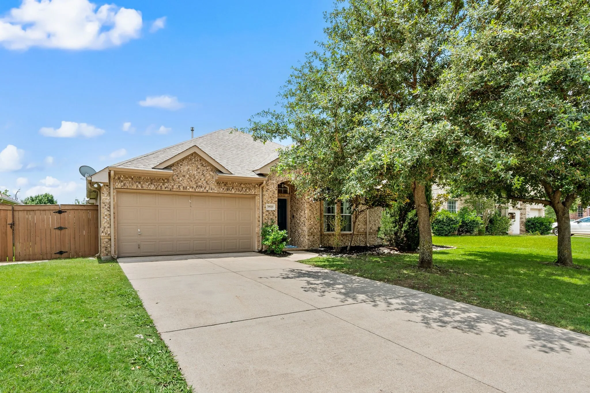 Single Family Residence For Sale in Tarrant County , 3513 Carlton Street, Grapevine, Texas 76092, 5 Bedroom, 3 Bathroom, 2 Garage spaces, 2,836 Sqft, built in 2005, mls#21282832, Real Estate Agent in Grapevine, Homes For Sale in Tarrant county, Homes For Sale in Grapevine, Realtor in Grapevine Texas, Real Estate Brokerage Independent Realty Texas, Luminita Cordes Realtor
