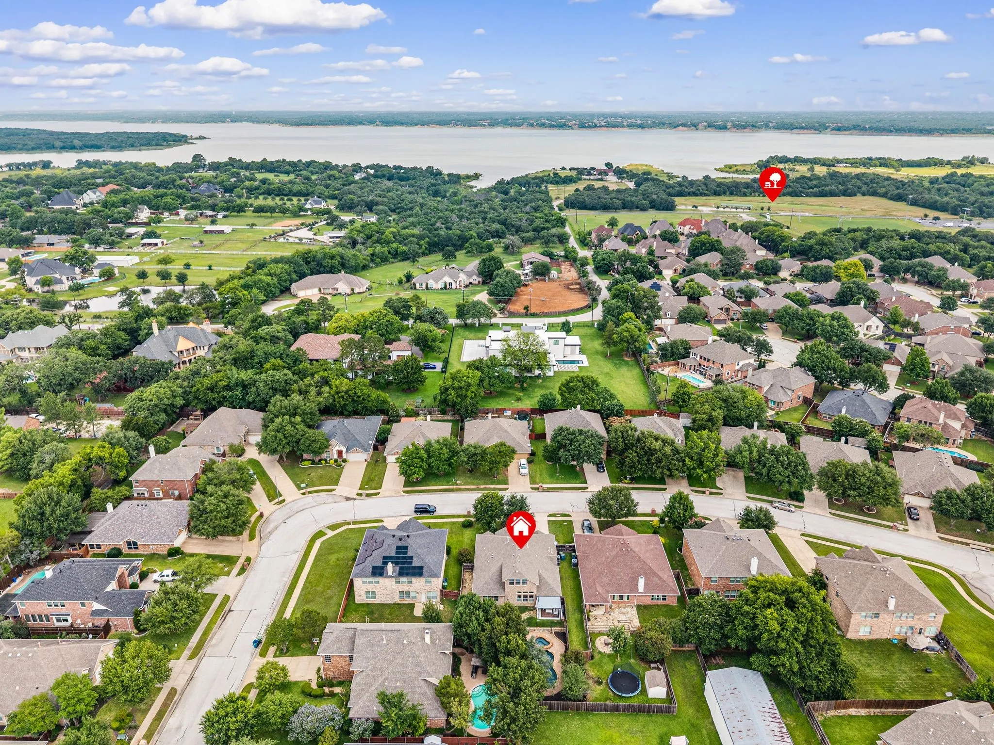 Single Family Residence For Sale in Tarrant County , 3513 Carlton Street, Grapevine, Texas 76092, 5 Bedroom, 3 Bathroom, 2 Garage spaces, 2,836 Sqft, built in 2005, mls#21282832, Real Estate Agent in Grapevine, Homes For Sale in Tarrant county, Homes For Sale in Grapevine, Realtor in Grapevine Texas, Real Estate Brokerage Independent Realty Texas, Luminita Cordes Realtor