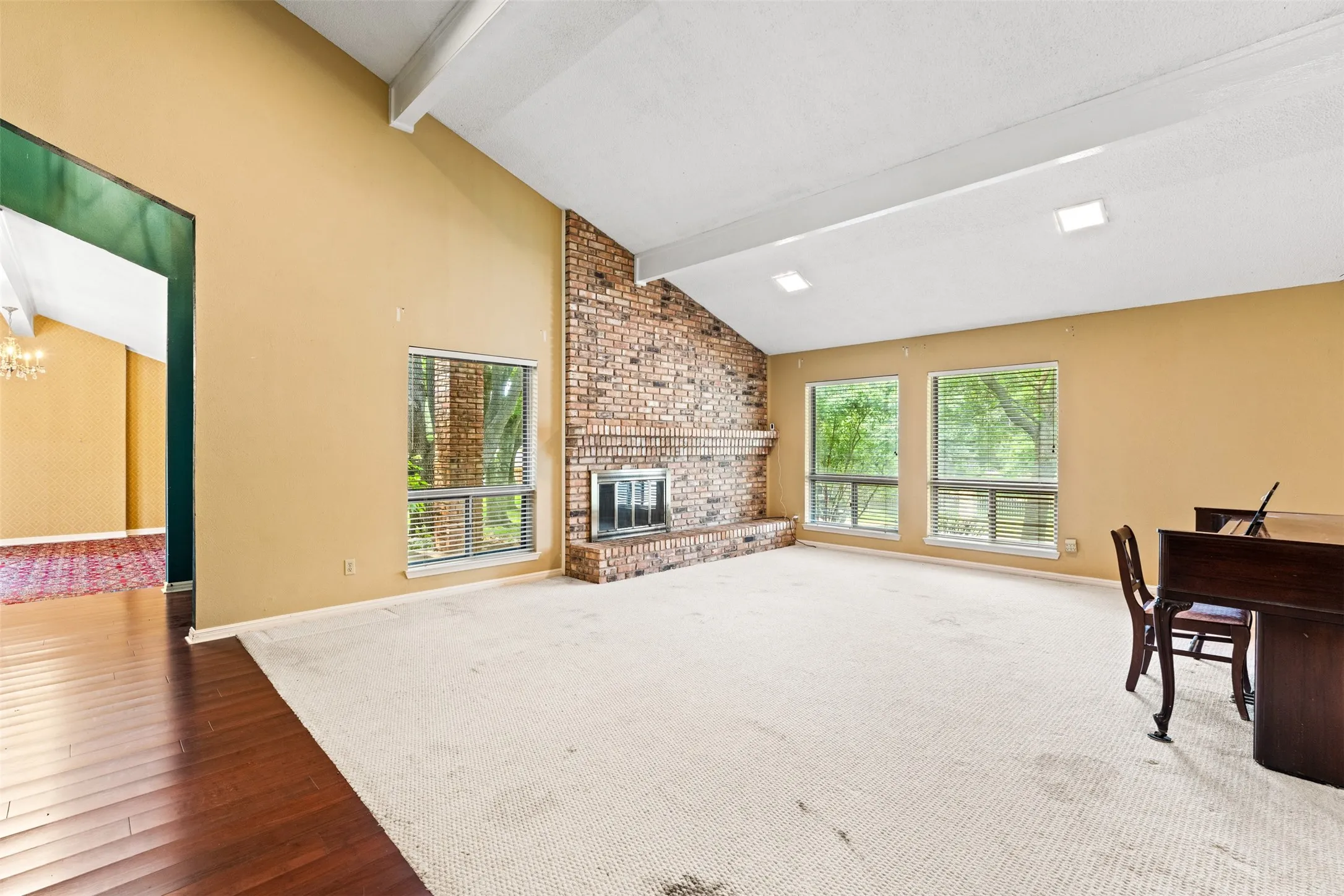 Single Family Residence For Sale in Mc Lennan County , 3516 Lake Heights Drive, Waco, Texas 76708, 4 Bedroom, 4 Bathroom, 3 Garage spaces, 4,066 Sqft, built in 1974, mls#21283975, Real Estate Agent in Waco, Homes For Sale in Mc Lennan county, Homes For Sale in Waco, Realtor in Waco Texas, Real Estate Brokerage Independent Realty Texas, Luminita Cordes Realtor