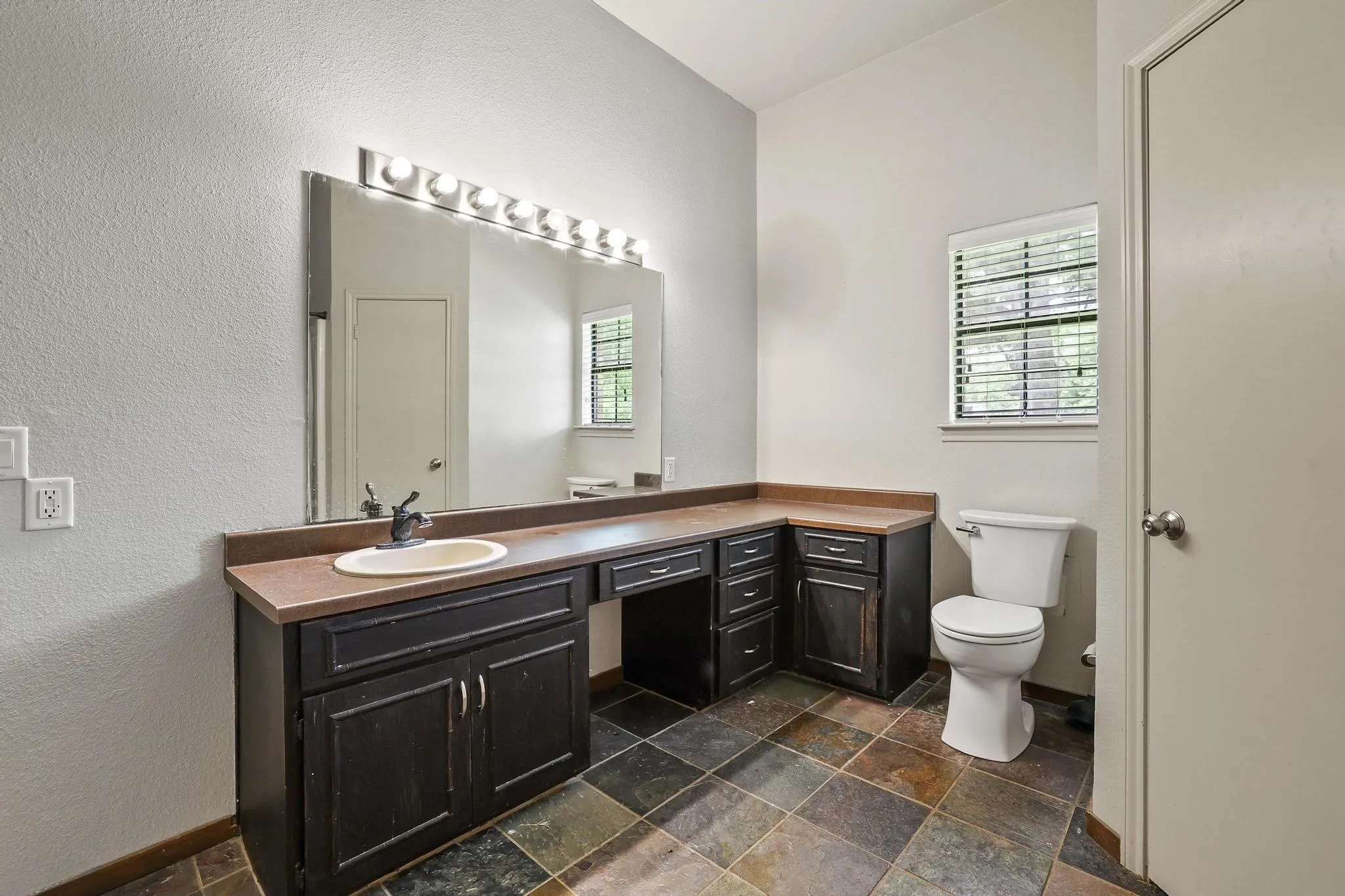 Ranch For Sale in Lamar County , 3893 Fm 906 E, Powderly, Texas 75473, 0, 0, Garage spaces, 0 Sqft, built in 1987, Price $3,580,000, mls#21252090, Real Estate Agent in Powderly, Homes For Sale in Lamar county, Homes For Sale in Powderly, Realtor in Powderly Texas, Real Estate Brokerage Independent Realty Texas, Luminita Cordes Realtor