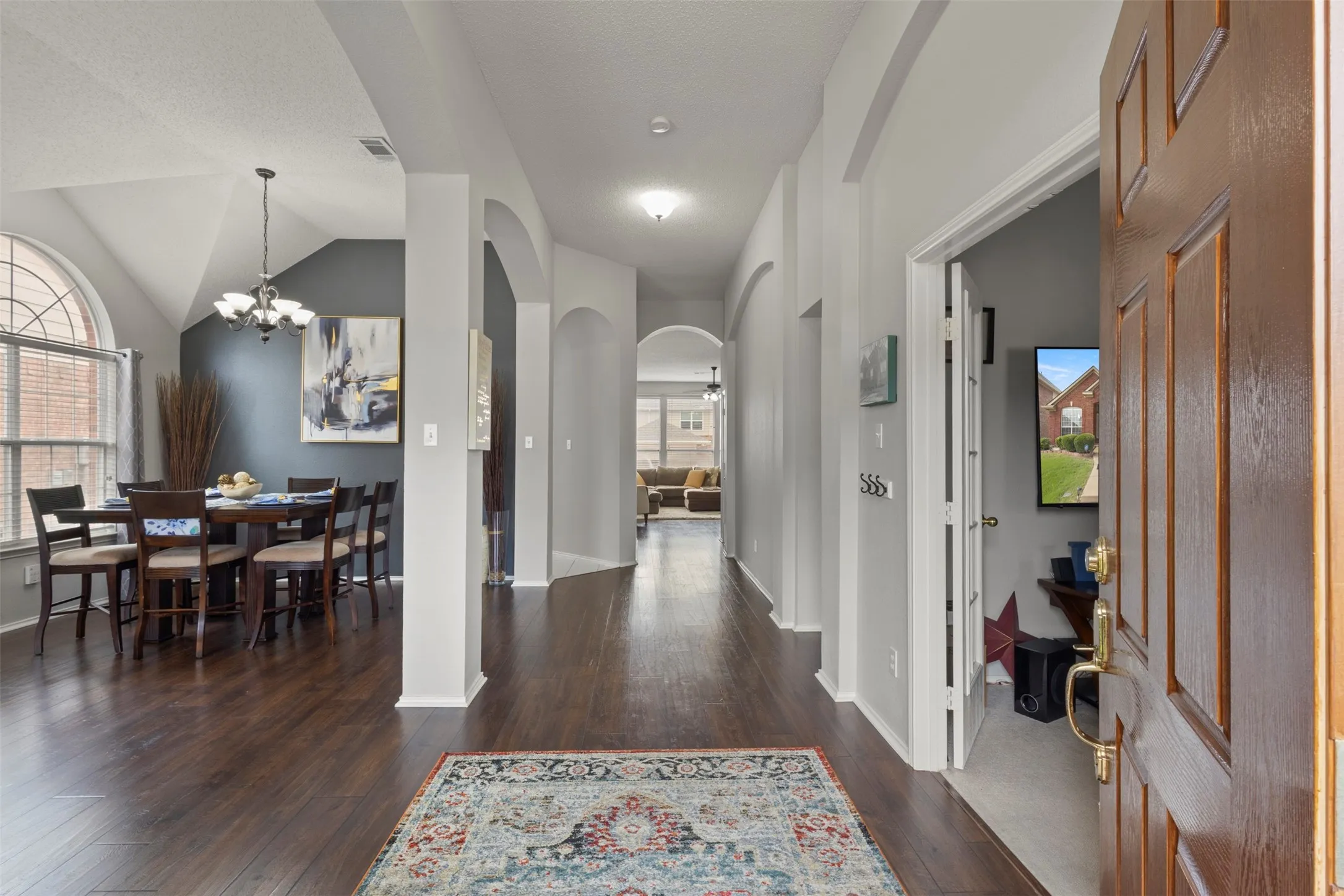Single Family Residence For Sale in Collin County , 5025 Vineyard Lane, Mc Kinney, Texas 75070, 4 Bedroom, 2 Bathroom, 2 Garage spaces, 2,379 Sqft, built in 1999, mls#21283622, Real Estate Agent in Mc Kinney, Homes For Sale in Collin county, Homes For Sale in Mc Kinney, Realtor in Mc Kinney Texas, Real Estate Brokerage Independent Realty Texas, Luminita Cordes Realtor