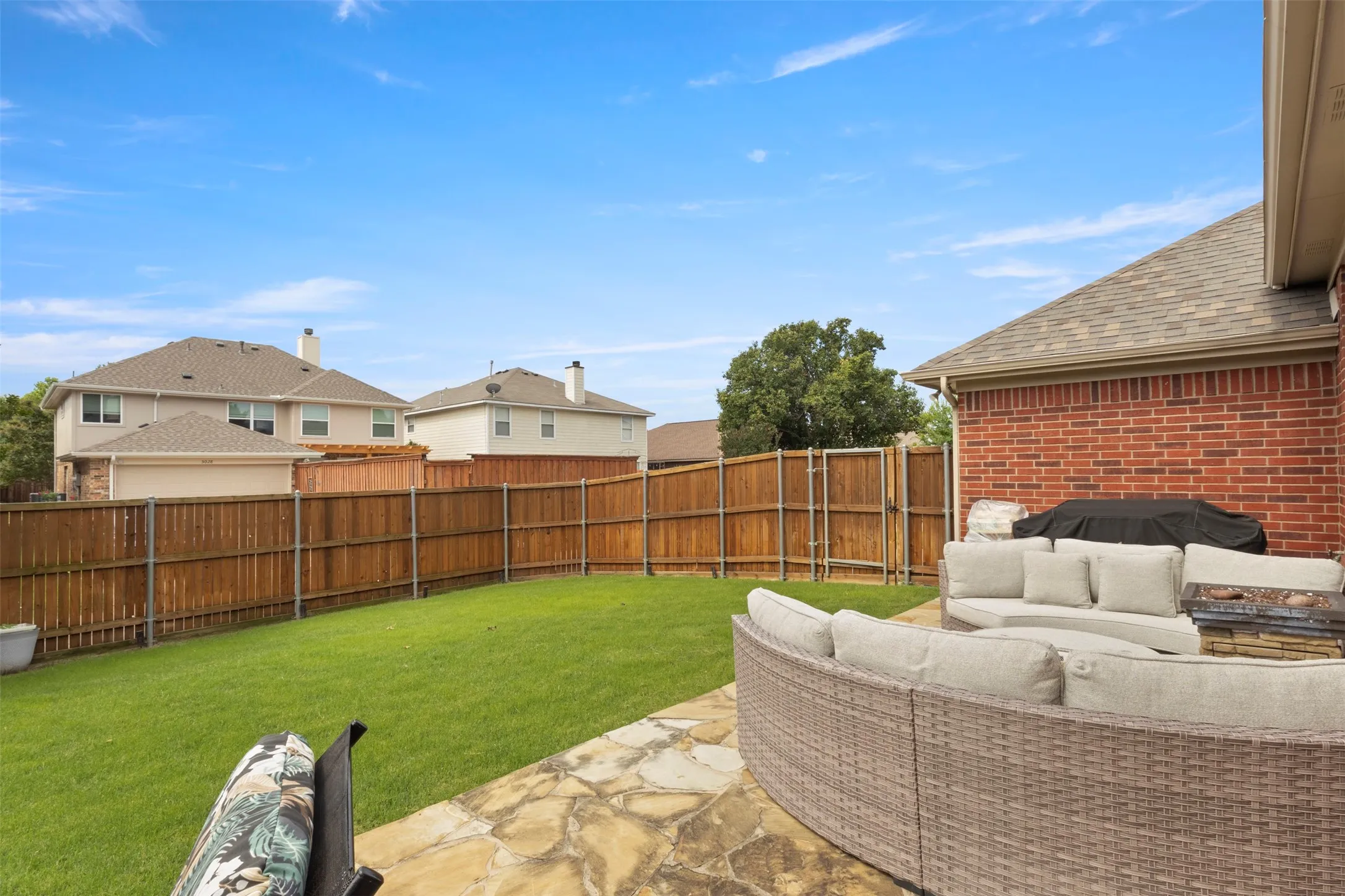 Single Family Residence For Sale in Collin County , 5025 Vineyard Lane, Mc Kinney, Texas 75070, 4 Bedroom, 2 Bathroom, 2 Garage spaces, 2,379 Sqft, built in 1999, mls#21283622, Real Estate Agent in Mc Kinney, Homes For Sale in Collin county, Homes For Sale in Mc Kinney, Realtor in Mc Kinney Texas, Real Estate Brokerage Independent Realty Texas, Luminita Cordes Realtor