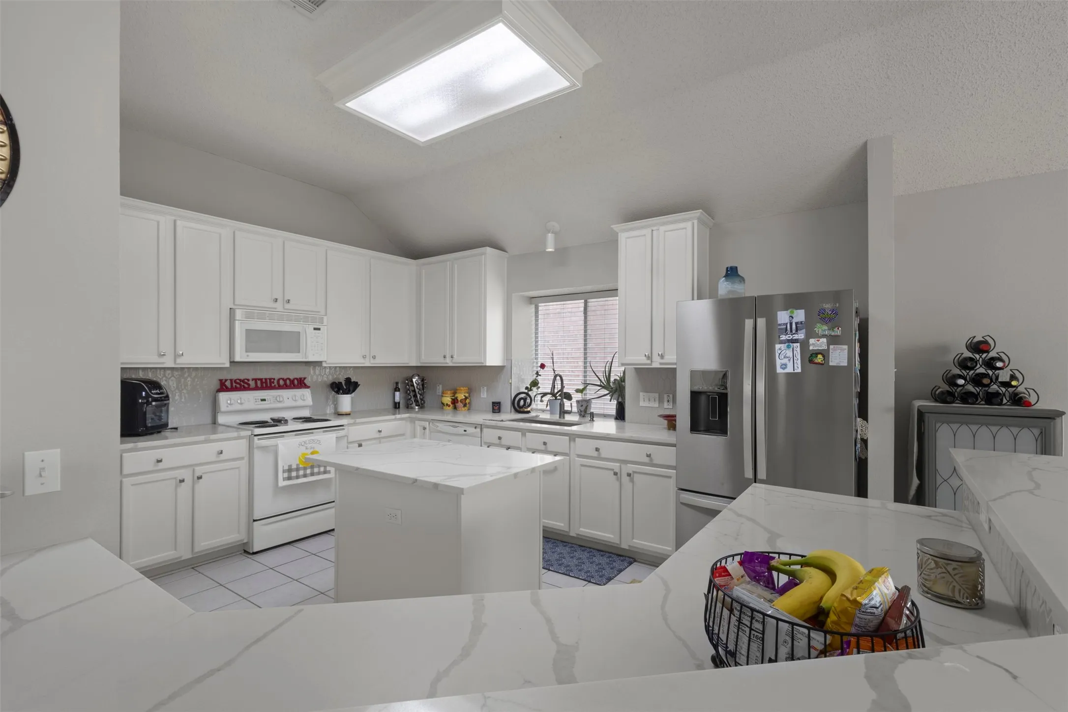 Single Family Residence For Sale in Collin County , 5025 Vineyard Lane, Mc Kinney, Texas 75070, 4 Bedroom, 2 Bathroom, 2 Garage spaces, 2,379 Sqft, built in 1999, mls#21283622, Real Estate Agent in Mc Kinney, Homes For Sale in Collin county, Homes For Sale in Mc Kinney, Realtor in Mc Kinney Texas, Real Estate Brokerage Independent Realty Texas, Luminita Cordes Realtor