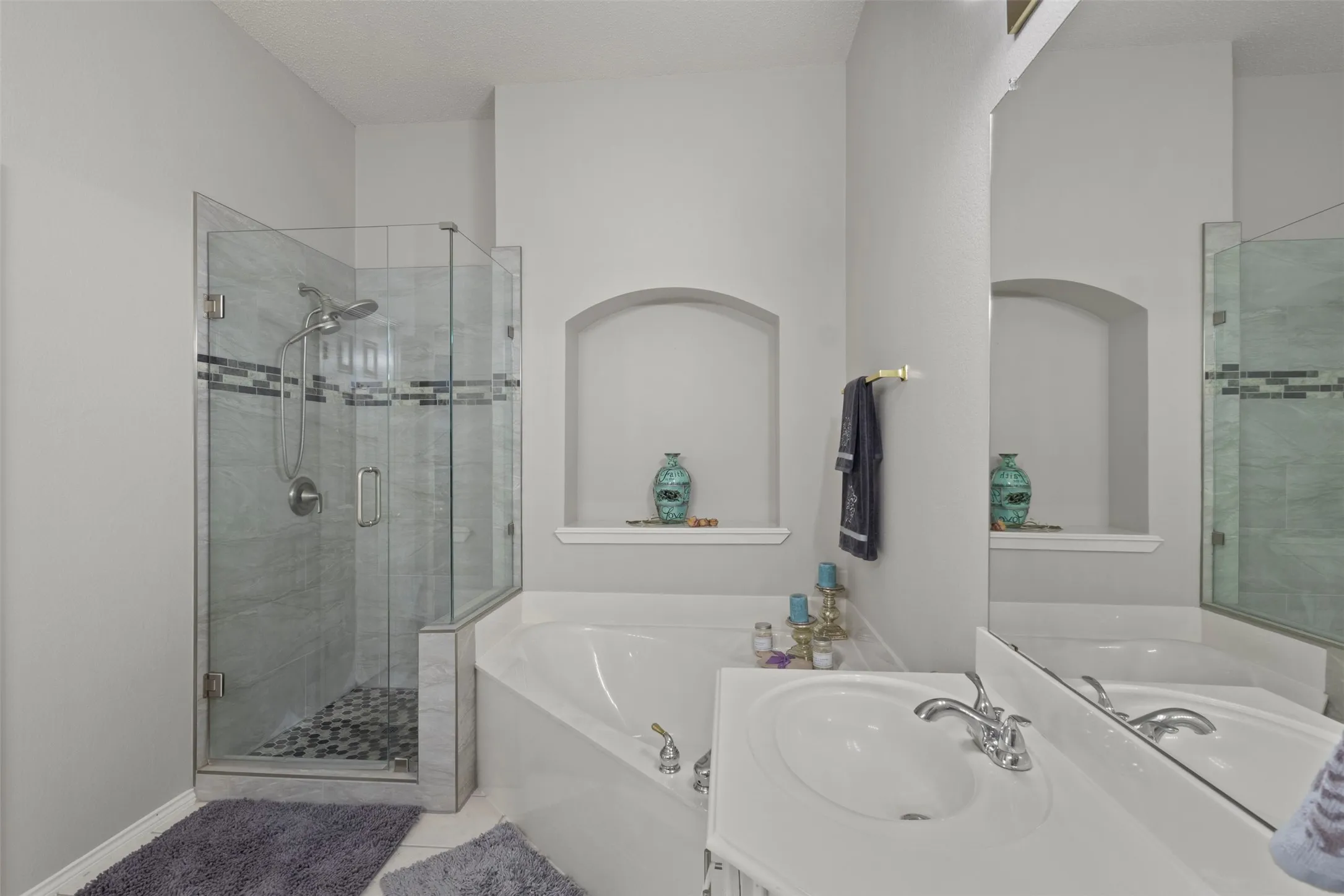 Single Family Residence For Sale in Collin County , 5025 Vineyard Lane, Mc Kinney, Texas 75070, 4 Bedroom, 2 Bathroom, 2 Garage spaces, 2,379 Sqft, built in 1999, mls#21283622, Real Estate Agent in Mc Kinney, Homes For Sale in Collin county, Homes For Sale in Mc Kinney, Realtor in Mc Kinney Texas, Real Estate Brokerage Independent Realty Texas, Luminita Cordes Realtor