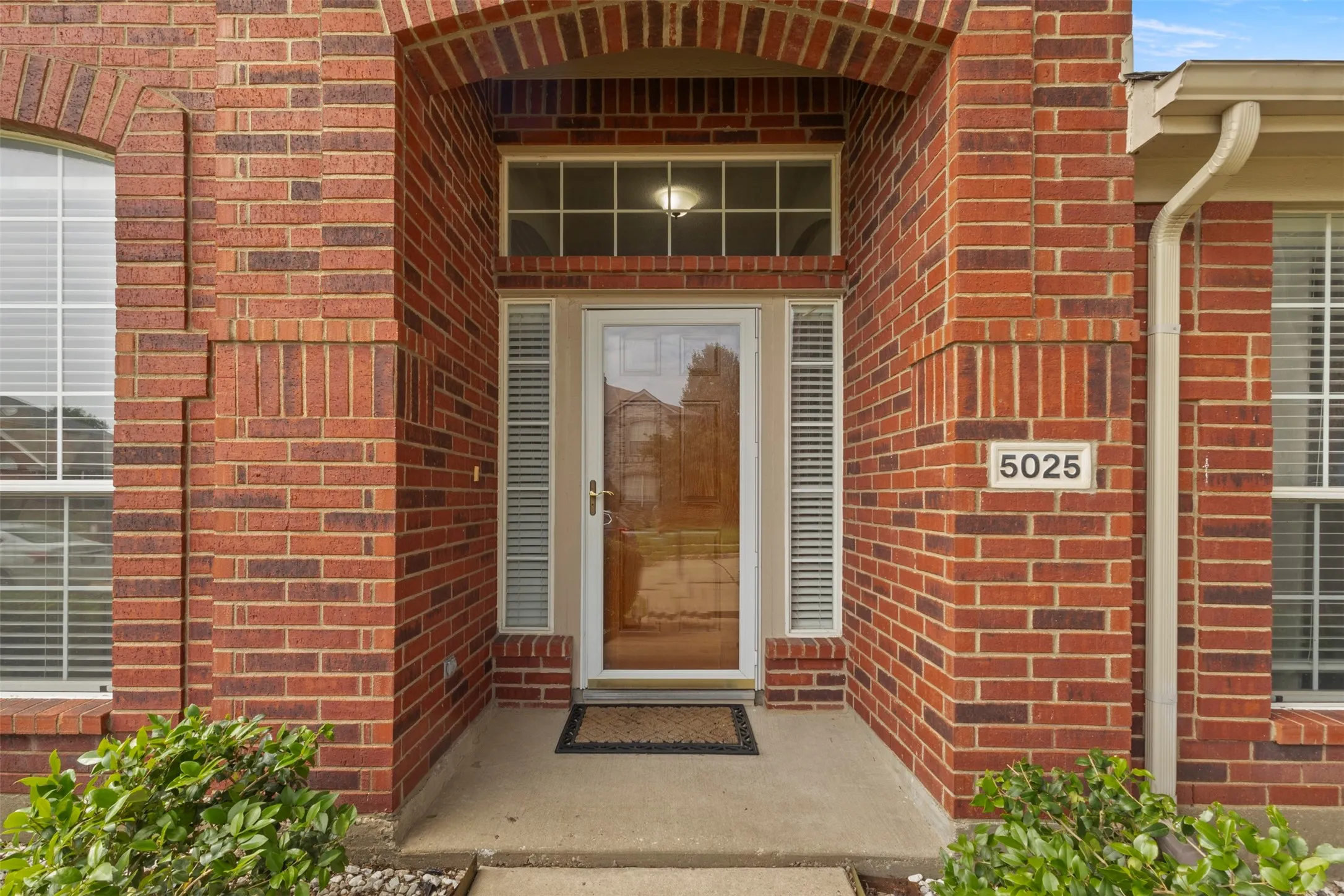 Single Family Residence For Sale in Collin County , 5025 Vineyard Lane, Mc Kinney, Texas 75070, 4 Bedroom, 2 Bathroom, 2 Garage spaces, 2,379 Sqft, built in 1999, mls#21283622, Real Estate Agent in Mc Kinney, Homes For Sale in Collin county, Homes For Sale in Mc Kinney, Realtor in Mc Kinney Texas, Real Estate Brokerage Independent Realty Texas, Luminita Cordes Realtor