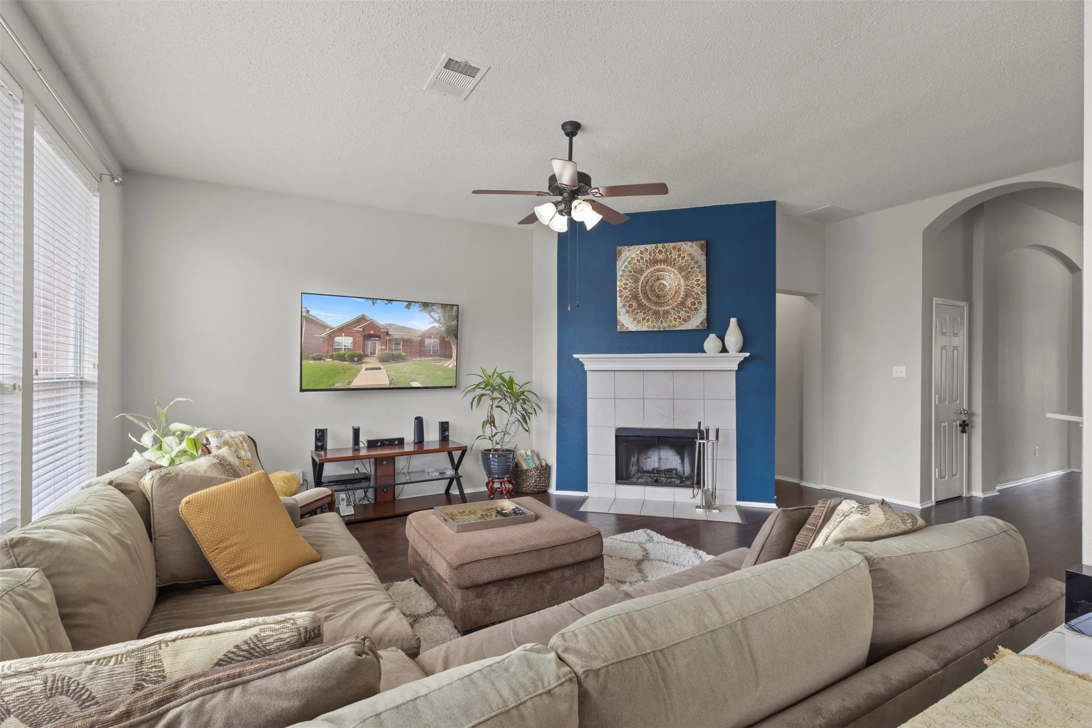 Single Family Residence For Sale in Collin County , 5025 Vineyard Lane, Mc Kinney, Texas 75070, 4 Bedroom, 2 Bathroom, 2 Garage spaces, 2,379 Sqft, built in 1999, mls#21283622, Real Estate Agent in Mc Kinney, Homes For Sale in Collin county, Homes For Sale in Mc Kinney, Realtor in Mc Kinney Texas, Real Estate Brokerage Independent Realty Texas, Luminita Cordes Realtor