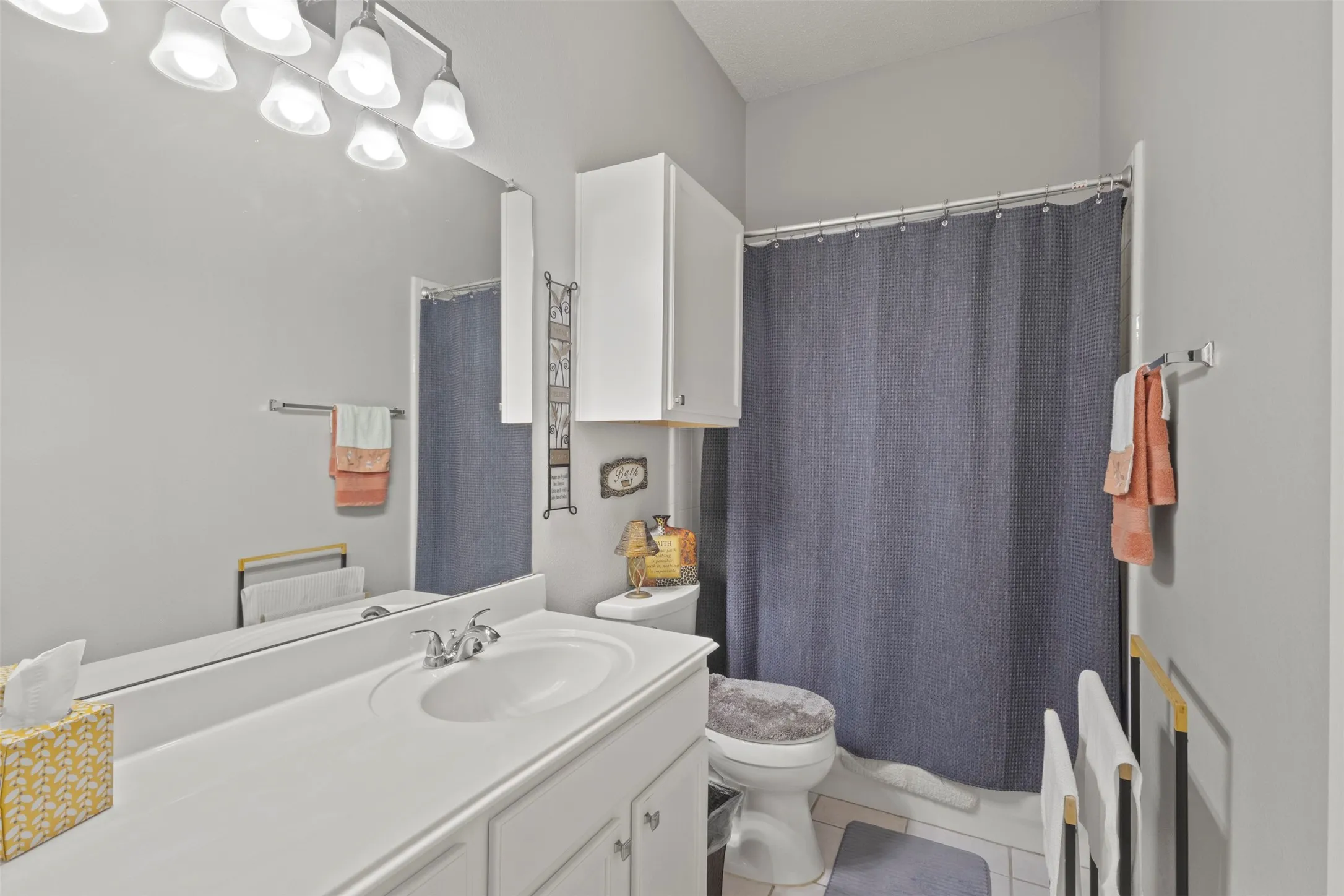Single Family Residence For Sale in Collin County , 5025 Vineyard Lane, Mc Kinney, Texas 75070, 4 Bedroom, 2 Bathroom, 2 Garage spaces, 2,379 Sqft, built in 1999, mls#21283622, Real Estate Agent in Mc Kinney, Homes For Sale in Collin county, Homes For Sale in Mc Kinney, Realtor in Mc Kinney Texas, Real Estate Brokerage Independent Realty Texas, Luminita Cordes Realtor