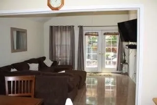 Duplex For Rent in Tarrant County , 112 E Denton Drive, Euless, Texas 76039, 3 Bedroom, 2 Bathroom, Garage spaces, 1,650 Sqft, built in 1982, mls#21281139, Real Estate Agent in Euless, Homes For Rent in Tarrant county, Homes For Rent in Euless, Realtor in Euless Texas, Real Estate Brokerage Independent Realty Texas, Luminita Cordes Realtor