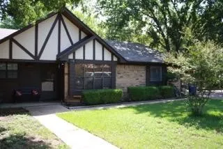 Duplex For Rent in Tarrant County , 112 E Denton Drive, Euless, Texas 76039, 3 Bedroom, 2 Bathroom, Garage spaces, 1,650 Sqft, built in 1982, mls#21281139, Real Estate Agent in Euless, Homes For Rent in Tarrant county, Homes For Rent in Euless, Realtor in Euless Texas, Real Estate Brokerage Independent Realty Texas, Luminita Cordes Realtor