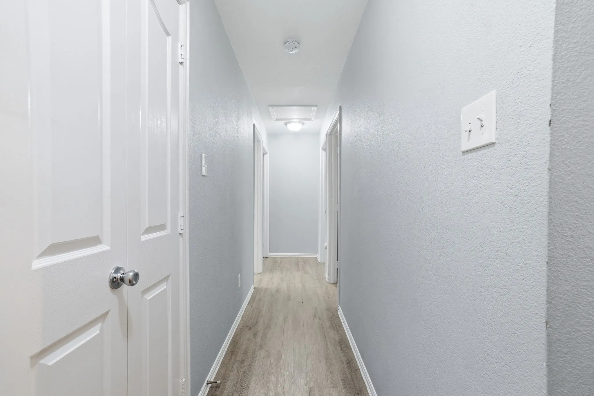 Townhouse For Sale in Dallas County , 238 Creek Cove Drive, Dallas, Texas 75217, 3 Bedroom, 3 Bathroom, 2 Garage spaces, 1,330 Sqft, built in 2008, mls#21281964, Real Estate Agent in Dallas, Homes For Sale in Dallas county, Homes For Sale in Dallas, Realtor in Dallas Texas, Real Estate Brokerage Independent Realty Texas, Luminita Cordes Realtor