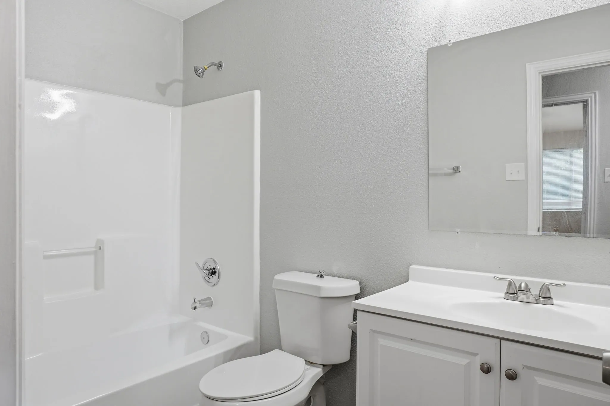 Townhouse For Sale in Dallas County , 238 Creek Cove Drive, Dallas, Texas 75217, 3 Bedroom, 3 Bathroom, 2 Garage spaces, 1,330 Sqft, built in 2008, mls#21281964, Real Estate Agent in Dallas, Homes For Sale in Dallas county, Homes For Sale in Dallas, Realtor in Dallas Texas, Real Estate Brokerage Independent Realty Texas, Luminita Cordes Realtor