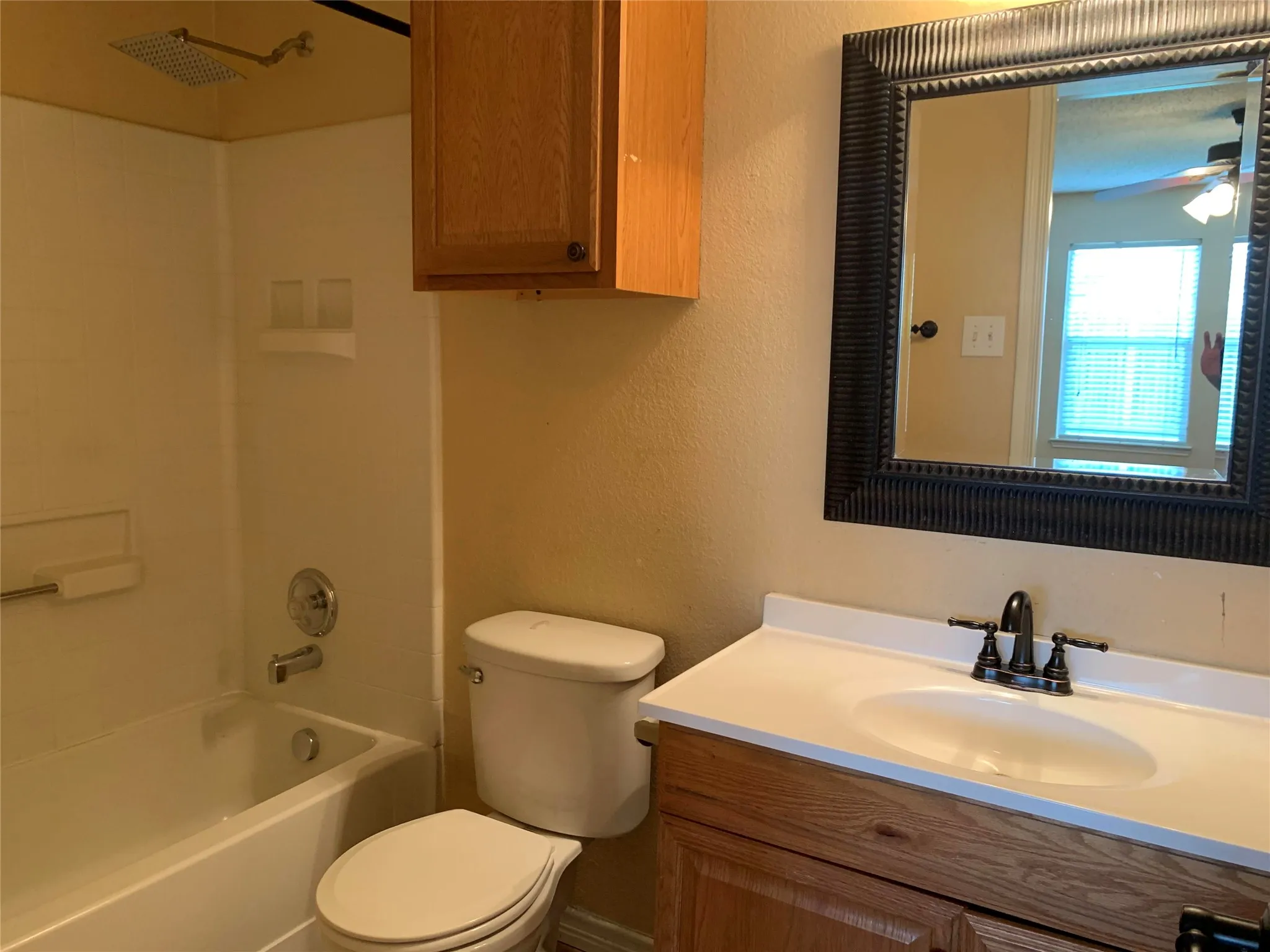Single Family Residence For Rent in Tarrant County , 4854 Waterford Drive, Fort Worth, Texas 76179, 3 Bedroom, 2 Bathroom, 2 Garage spaces, 1,408 Sqft, built in 2003, mls#21256843, Real Estate Agent in Fort Worth, Homes For Rent in Tarrant county, Homes For Rent in Fort Worth, Realtor in Fort Worth Texas, Real Estate Brokerage Independent Realty Texas, Luminita Cordes Realtor