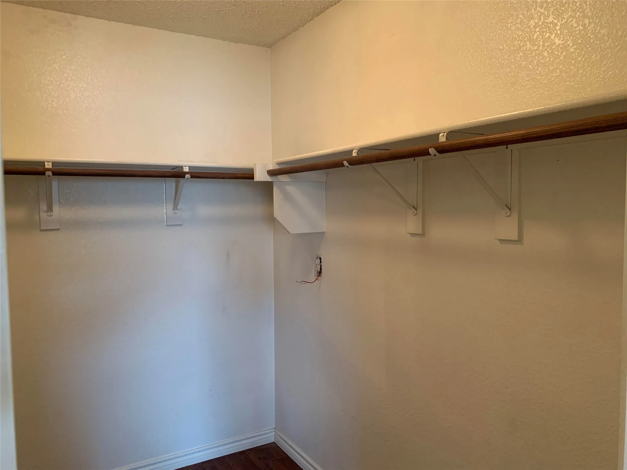 Single Family Residence For Rent in Tarrant County , 4854 Waterford Drive, Fort Worth, Texas 76179, 3 Bedroom, 2 Bathroom, 2 Garage spaces, 1,408 Sqft, built in 2003, mls#21256843, Real Estate Agent in Fort Worth, Homes For Rent in Tarrant county, Homes For Rent in Fort Worth, Realtor in Fort Worth Texas, Real Estate Brokerage Independent Realty Texas, Luminita Cordes Realtor
