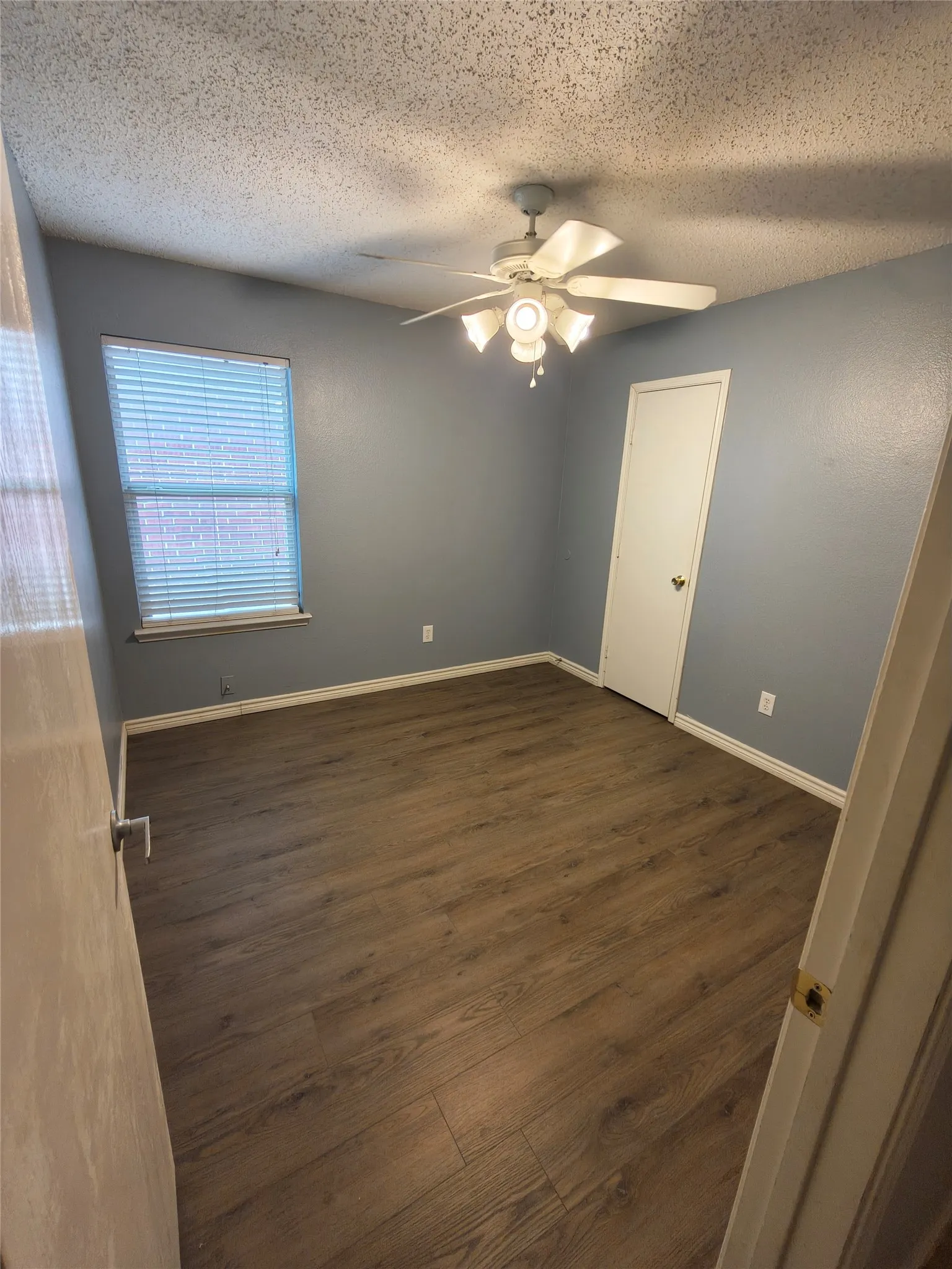 Single Family Residence For Rent in Tarrant County , 4854 Waterford Drive, Fort Worth, Texas 76179, 3 Bedroom, 2 Bathroom, 2 Garage spaces, 1,408 Sqft, built in 2003, mls#21256843, Real Estate Agent in Fort Worth, Homes For Rent in Tarrant county, Homes For Rent in Fort Worth, Realtor in Fort Worth Texas, Real Estate Brokerage Independent Realty Texas, Luminita Cordes Realtor