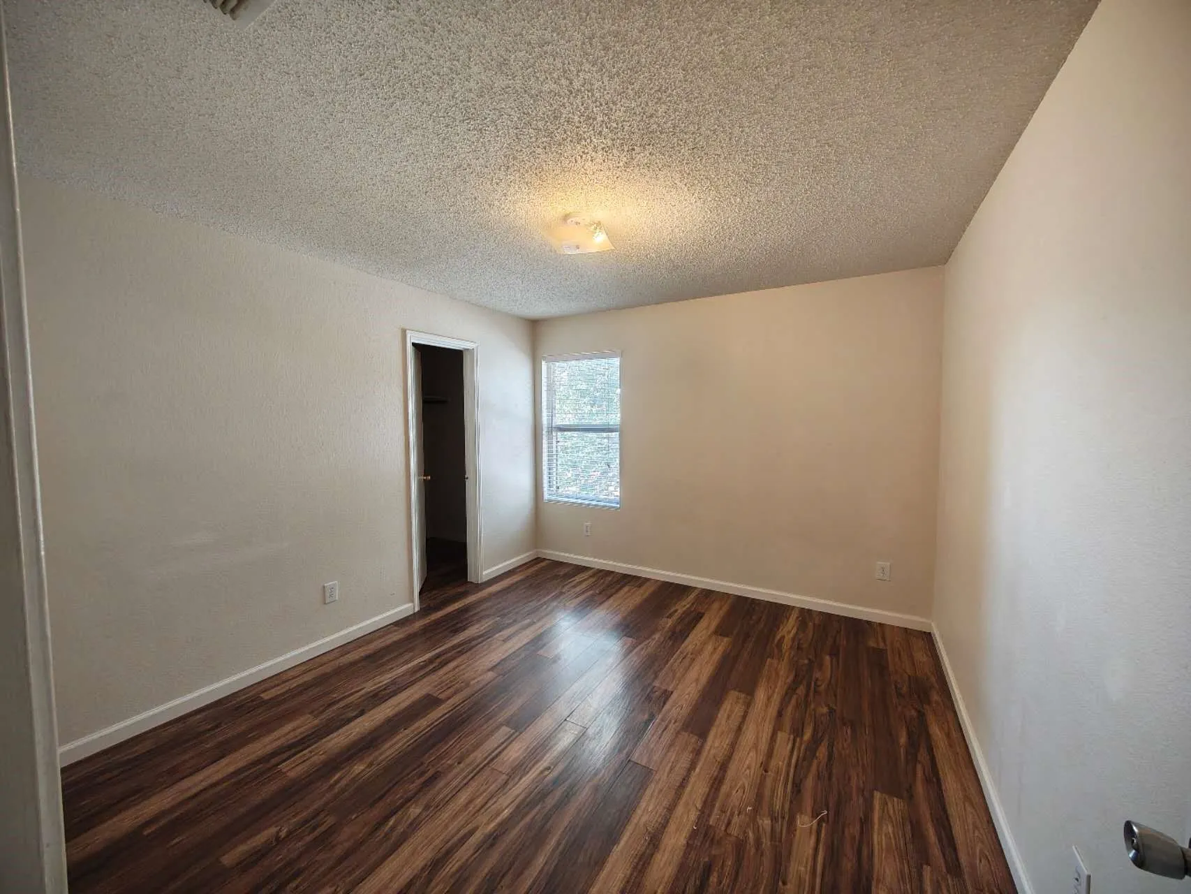 Single Family Residence For Rent in Tarrant County , 6908 Meadow Way Lane, Fort Worth, Texas 76179, 4 Bedroom, 3 Bathroom, 2 Garage spaces, 2,360 Sqft, built in 2003, mls#21270072, Real Estate Agent in Fort Worth, Homes For Rent in Tarrant county, Homes For Rent in Fort Worth, Realtor in Fort Worth Texas, Real Estate Brokerage Independent Realty Texas, Luminita Cordes Realtor