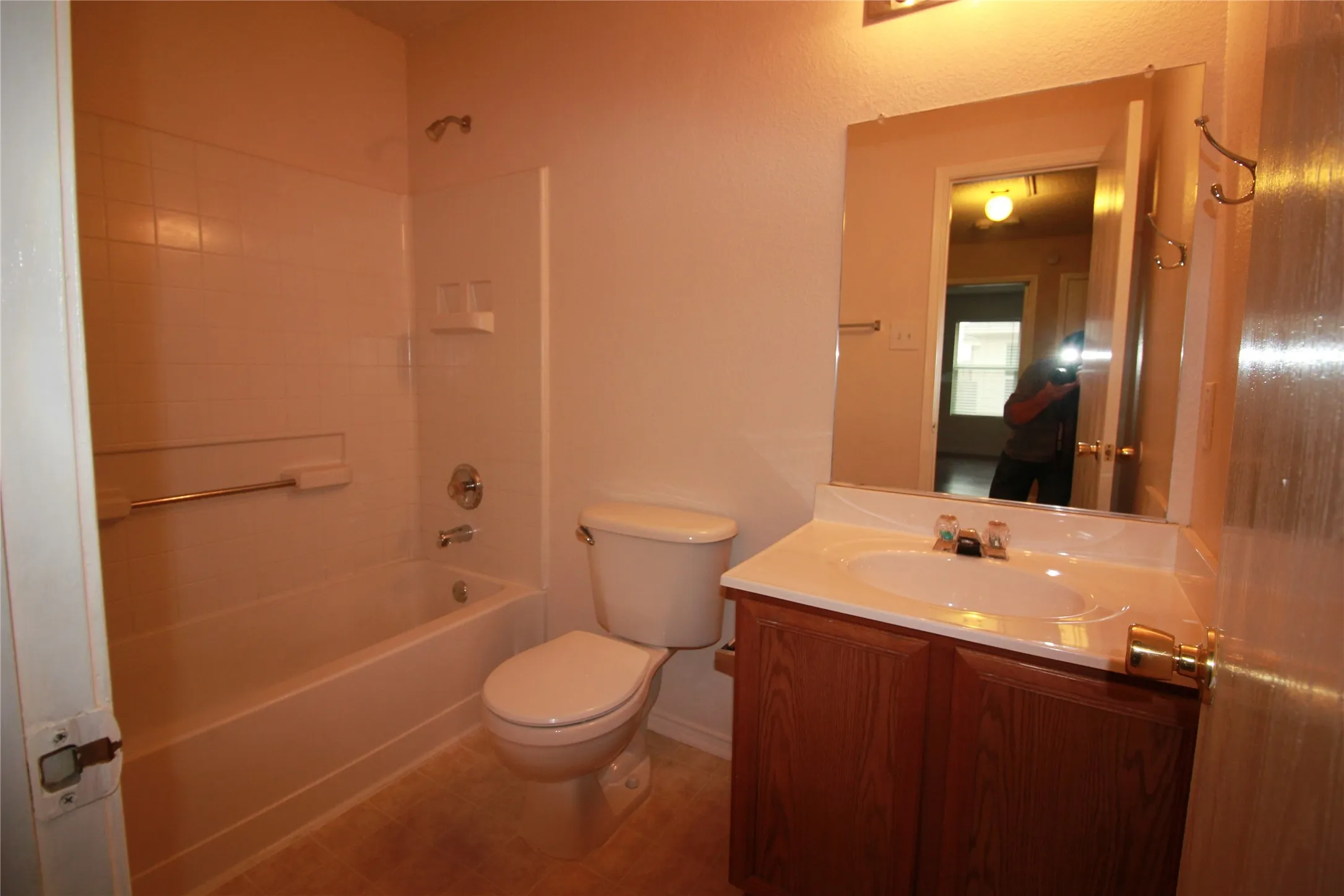 Single Family Residence For Rent in Tarrant County , 6908 Meadow Way Lane, Fort Worth, Texas 76179, 4 Bedroom, 3 Bathroom, 2 Garage spaces, 2,360 Sqft, built in 2003, mls#21270072, Real Estate Agent in Fort Worth, Homes For Rent in Tarrant county, Homes For Rent in Fort Worth, Realtor in Fort Worth Texas, Real Estate Brokerage Independent Realty Texas, Luminita Cordes Realtor