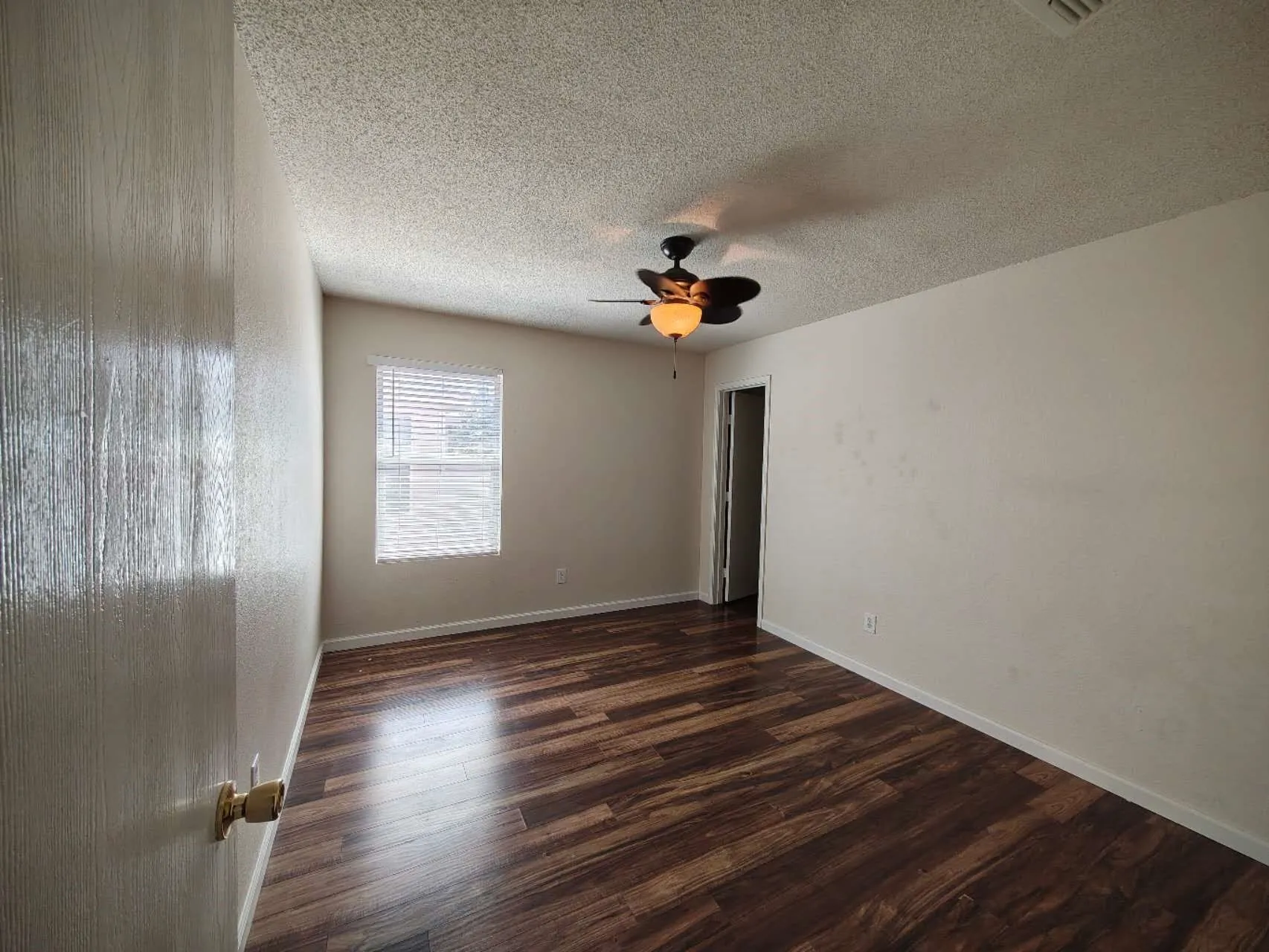 Single Family Residence For Rent in Tarrant County , 6908 Meadow Way Lane, Fort Worth, Texas 76179, 4 Bedroom, 3 Bathroom, 2 Garage spaces, 2,360 Sqft, built in 2003, mls#21270072, Real Estate Agent in Fort Worth, Homes For Rent in Tarrant county, Homes For Rent in Fort Worth, Realtor in Fort Worth Texas, Real Estate Brokerage Independent Realty Texas, Luminita Cordes Realtor