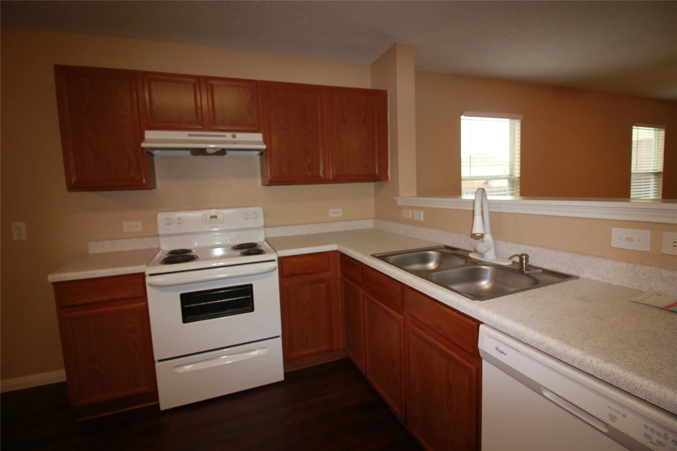 Single Family Residence For Rent in Tarrant County , 6908 Meadow Way Lane, Fort Worth, Texas 76179, 4 Bedroom, 3 Bathroom, 2 Garage spaces, 2,360 Sqft, built in 2003, mls#21270072, Real Estate Agent in Fort Worth, Homes For Rent in Tarrant county, Homes For Rent in Fort Worth, Realtor in Fort Worth Texas, Real Estate Brokerage Independent Realty Texas, Luminita Cordes Realtor
