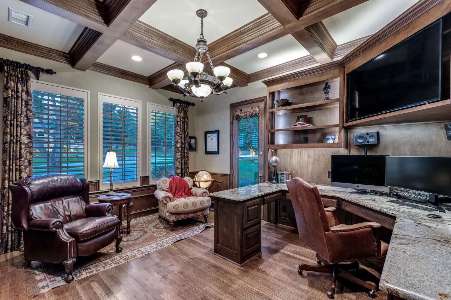 Single Family Residence For Sale in Collin County , 403 Creekside Drive, Mc Kinney, Texas 75071, 4 Bedrooms, 7 Bathrooms, 3 Garage spaces, 5,256 Sqft, built in 2001, Price $2,095,000, mls#21284073, Real Estate Agent in Mc Kinney, Homes For Sale in Collin county, Homes For Sale in Mc Kinney, Realtor in Mc Kinney Texas, Real Estate Brokerage Independent Realty Texas, Luminita Cordes Realtor