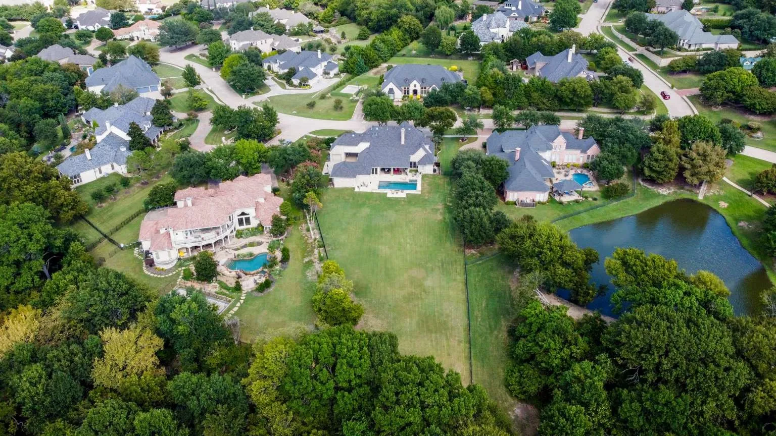 Single Family Residence For Sale in Collin County , 403 Creekside Drive, Mc Kinney, Texas 75071, 4 Bedrooms, 7 Bathrooms, 3 Garage spaces, 5,256 Sqft, built in 2001, Price $2,095,000, mls#21284073, Real Estate Agent in Mc Kinney, Homes For Sale in Collin county, Homes For Sale in Mc Kinney, Realtor in Mc Kinney Texas, Real Estate Brokerage Independent Realty Texas, Luminita Cordes Realtor