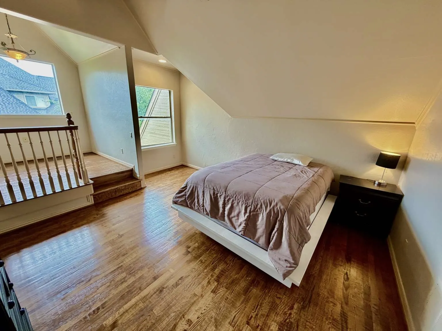 Single Family Residence For Sale in Collin County , 403 Creekside Drive, Mc Kinney, Texas 75071, 4 Bedrooms, 7 Bathrooms, 3 Garage spaces, 5,256 Sqft, built in 2001, Price $2,095,000, mls#21284073, Real Estate Agent in Mc Kinney, Homes For Sale in Collin county, Homes For Sale in Mc Kinney, Realtor in Mc Kinney Texas, Real Estate Brokerage Independent Realty Texas, Luminita Cordes Realtor