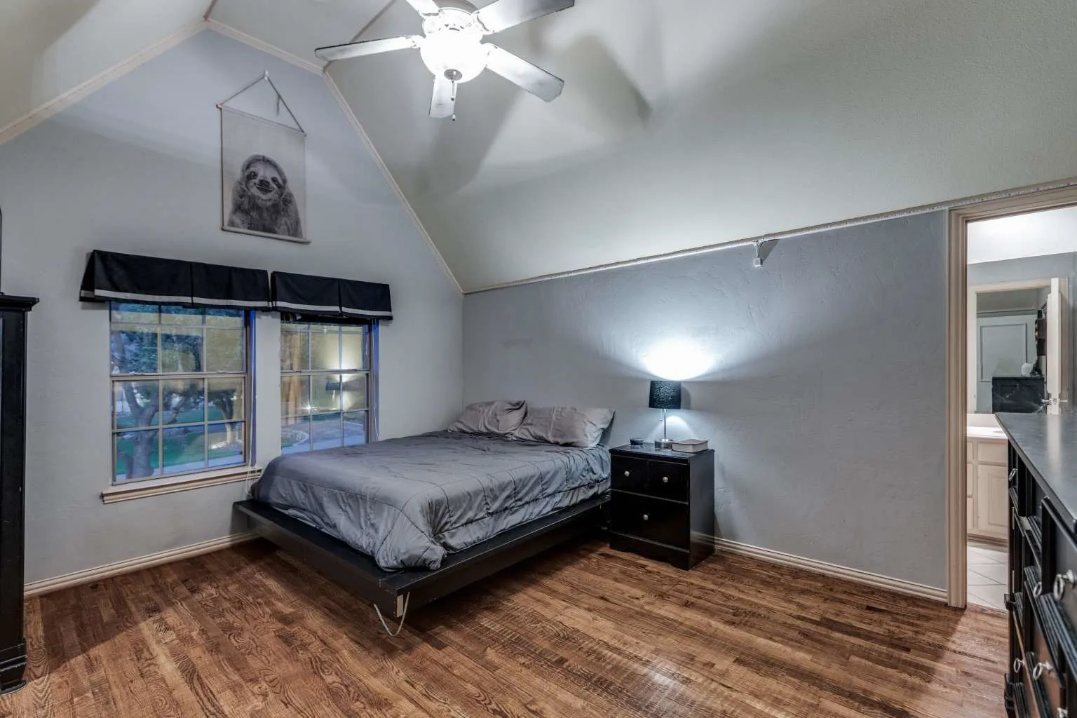 Single Family Residence For Sale in Collin County , 403 Creekside Drive, Mc Kinney, Texas 75071, 4 Bedrooms, 7 Bathrooms, 3 Garage spaces, 5,256 Sqft, built in 2001, Price $2,095,000, mls#21284073, Real Estate Agent in Mc Kinney, Homes For Sale in Collin county, Homes For Sale in Mc Kinney, Realtor in Mc Kinney Texas, Real Estate Brokerage Independent Realty Texas, Luminita Cordes Realtor