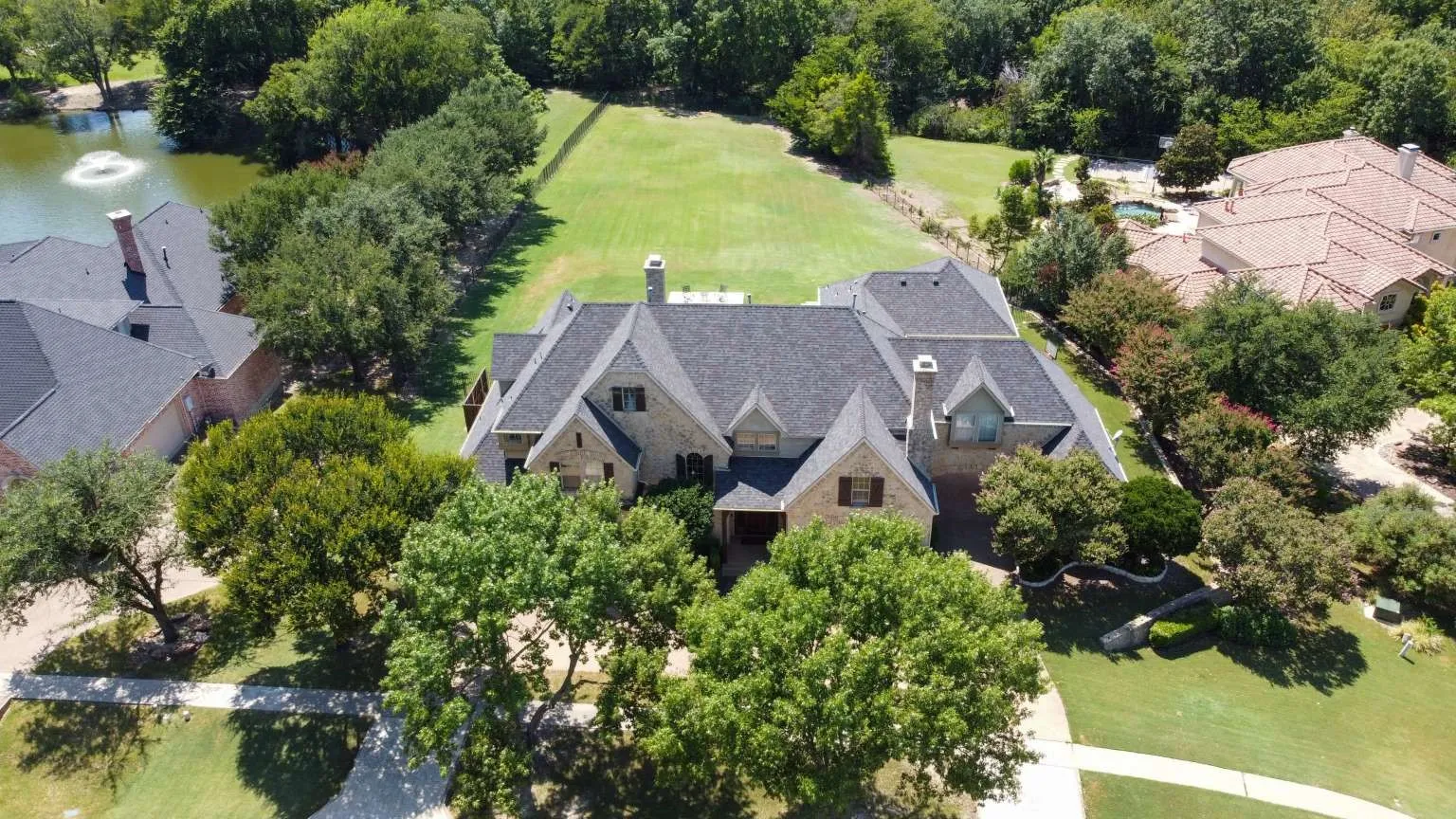 Single Family Residence For Sale in Collin County , 403 Creekside Drive, Mc Kinney, Texas 75071, 4 Bedrooms, 7 Bathrooms, 3 Garage spaces, 5,256 Sqft, built in 2001, Price $2,095,000, mls#21284073, Real Estate Agent in Mc Kinney, Homes For Sale in Collin county, Homes For Sale in Mc Kinney, Realtor in Mc Kinney Texas, Real Estate Brokerage Independent Realty Texas, Luminita Cordes Realtor