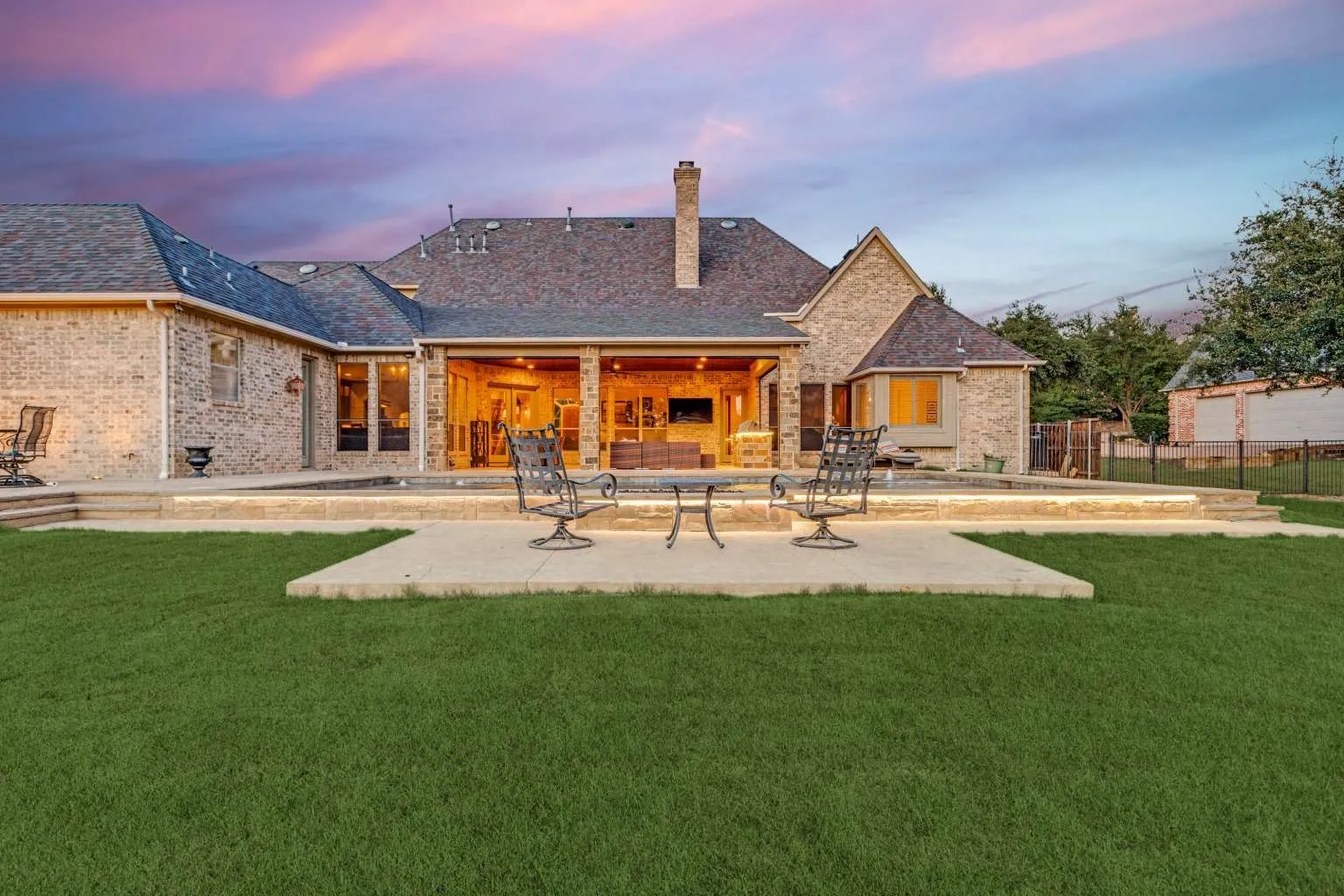 Single Family Residence For Sale in Collin County , 403 Creekside Drive, Mc Kinney, Texas 75071, 4 Bedrooms, 7 Bathrooms, 3 Garage spaces, 5,256 Sqft, built in 2001, Price $2,095,000, mls#21284073, Real Estate Agent in Mc Kinney, Homes For Sale in Collin county, Homes For Sale in Mc Kinney, Realtor in Mc Kinney Texas, Real Estate Brokerage Independent Realty Texas, Luminita Cordes Realtor