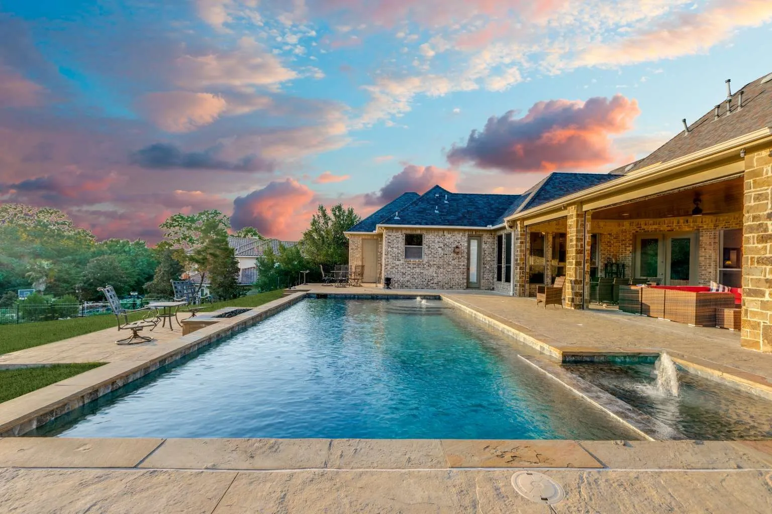 Single Family Residence For Sale in Collin County , 403 Creekside Drive, Mc Kinney, Texas 75071, 4 Bedrooms, 7 Bathrooms, 3 Garage spaces, 5,256 Sqft, built in 2001, Price $2,095,000, mls#21284073, Real Estate Agent in Mc Kinney, Homes For Sale in Collin county, Homes For Sale in Mc Kinney, Realtor in Mc Kinney Texas, Real Estate Brokerage Independent Realty Texas, Luminita Cordes Realtor