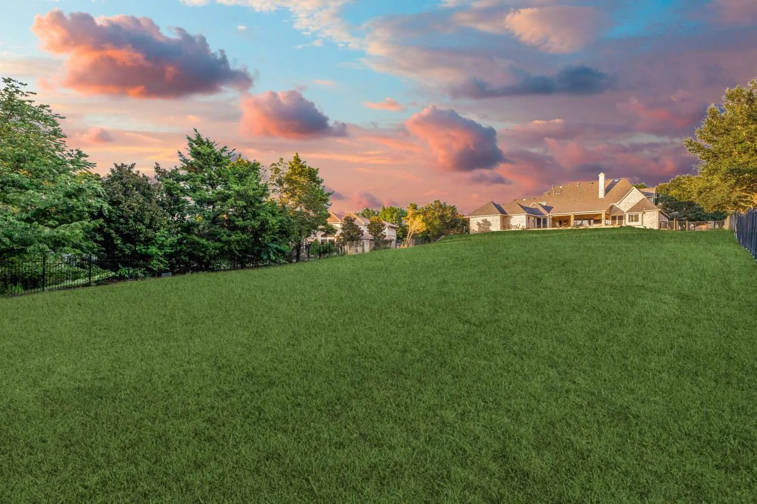 Single Family Residence For Sale in Collin County , 403 Creekside Drive, Mc Kinney, Texas 75071, 4 Bedrooms, 7 Bathrooms, 3 Garage spaces, 5,256 Sqft, built in 2001, Price $2,095,000, mls#21284073, Real Estate Agent in Mc Kinney, Homes For Sale in Collin county, Homes For Sale in Mc Kinney, Realtor in Mc Kinney Texas, Real Estate Brokerage Independent Realty Texas, Luminita Cordes Realtor
