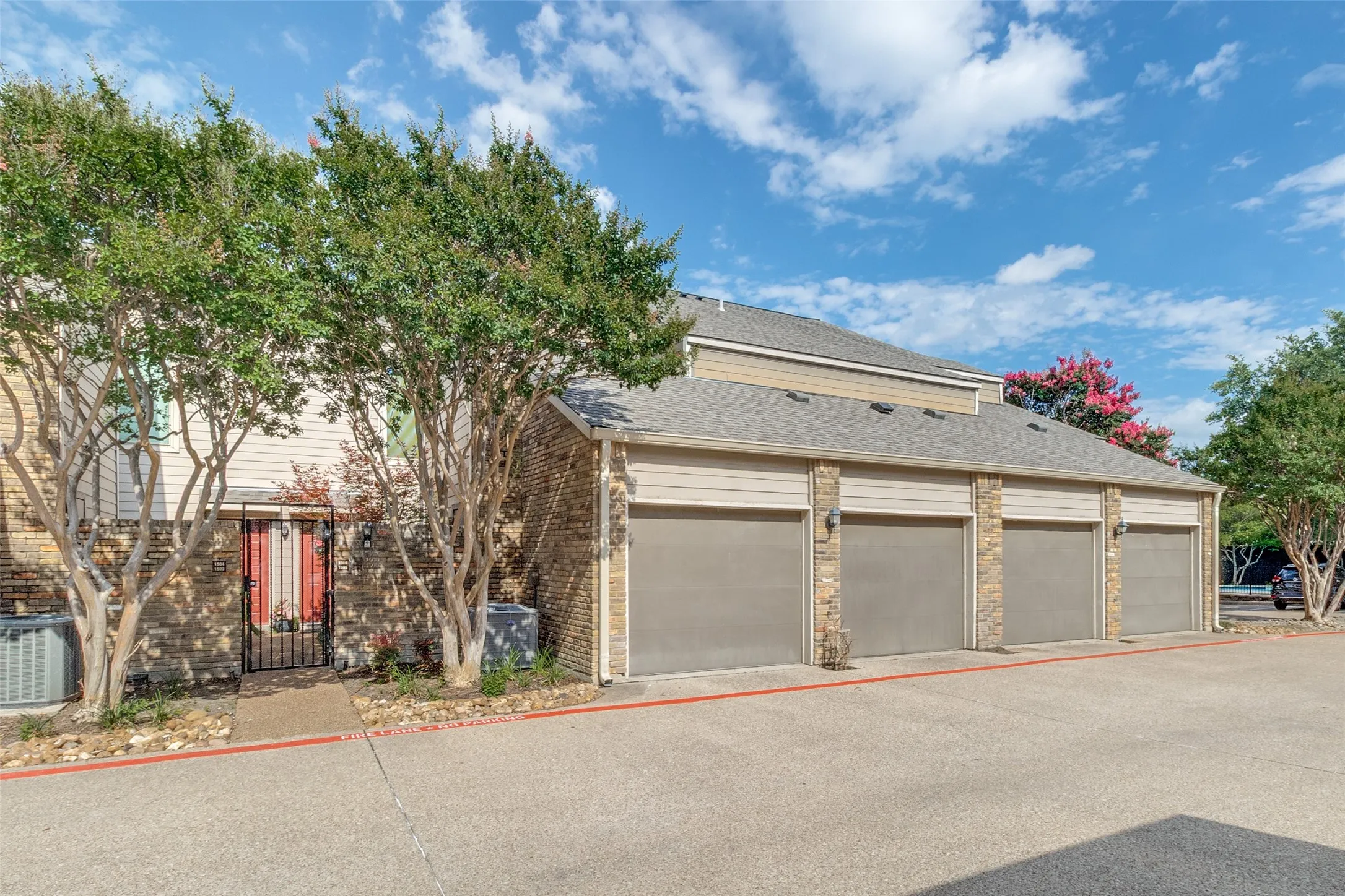 Condominium For Sale in Dallas County , 5616 Preston Oaks Road 1506, Dallas, Texas 75254, 2 Bedrooms, 2 Bathrooms, 1 Garage spaces, 1,115 Sqft, built in 1982, Price $250,000, mls#21277145, Real Estate Agent in Dallas, Homes For Sale in Dallas county, Homes For Sale in Dallas, Realtor in Dallas Texas, Real Estate Brokerage Independent Realty Texas, Luminita Cordes Realtor
