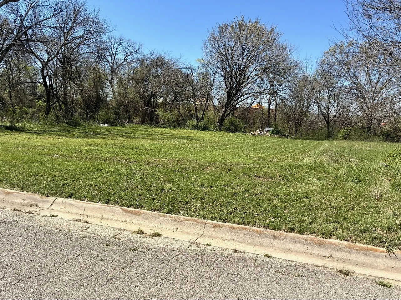 Unimproved Land For Sale in Cooke County , 1103 Field Street, Gainesville, Texas 76240, 0, 0, Garage spaces, 0 Sqft, built in 0, Price $45,000, mls#21284106, Real Estate Agent in Gainesville, Homes For Sale in Cooke county, Homes For Sale in Gainesville, Realtor in Gainesville Texas, Real Estate Brokerage Independent Realty Texas, Luminita Cordes Realtor