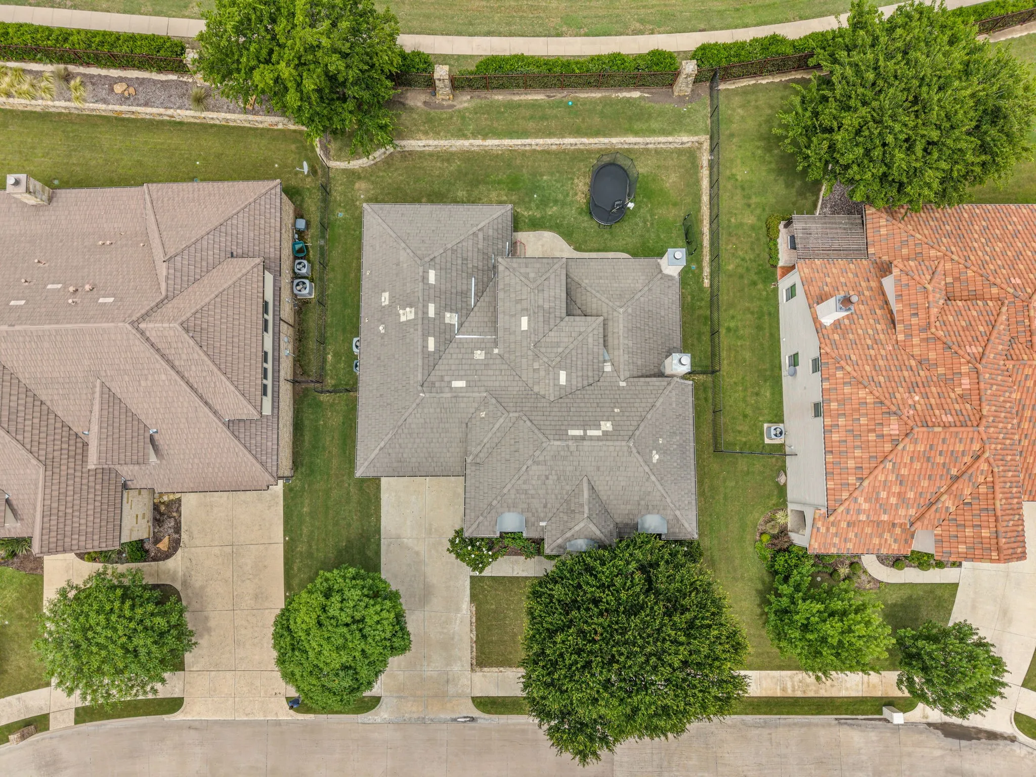 Single Family Residence For Sale in Tarrant County , 8621 Colina Terrace, Benbrook, Texas 76126, 4 Bedroom, 4 Bathroom, 2 Garage spaces, 3,577 Sqft, built in 2016, mls#21284029, Real Estate Agent in Benbrook, Homes For Sale in Tarrant county, Homes For Sale in Benbrook, Realtor in Benbrook Texas, Real Estate Brokerage Independent Realty Texas, Luminita Cordes Realtor